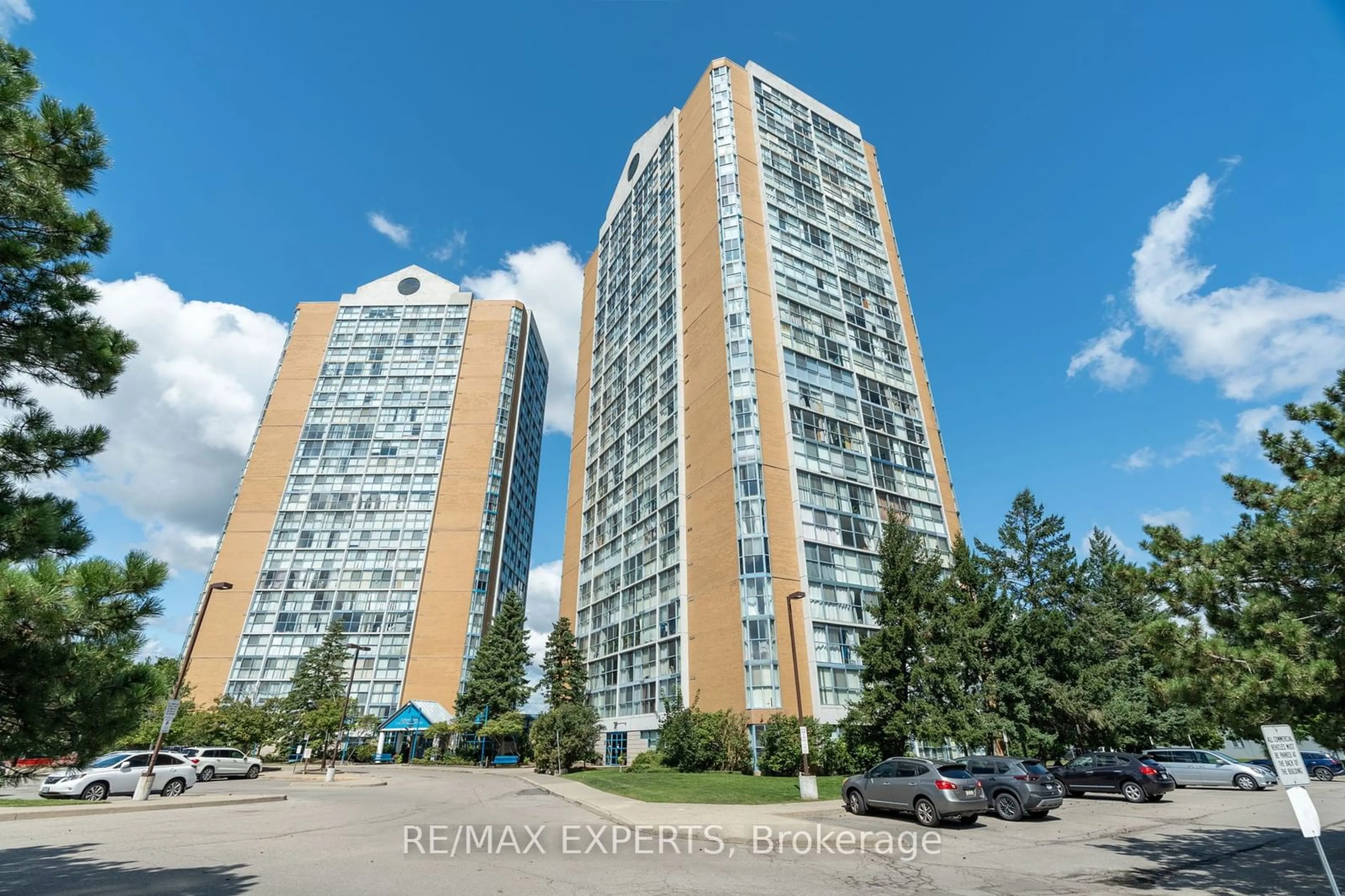 A pic from exterior of the house or condo for 35 Trailwood Dr #113, Mississauga Ontario L4Z 3L6