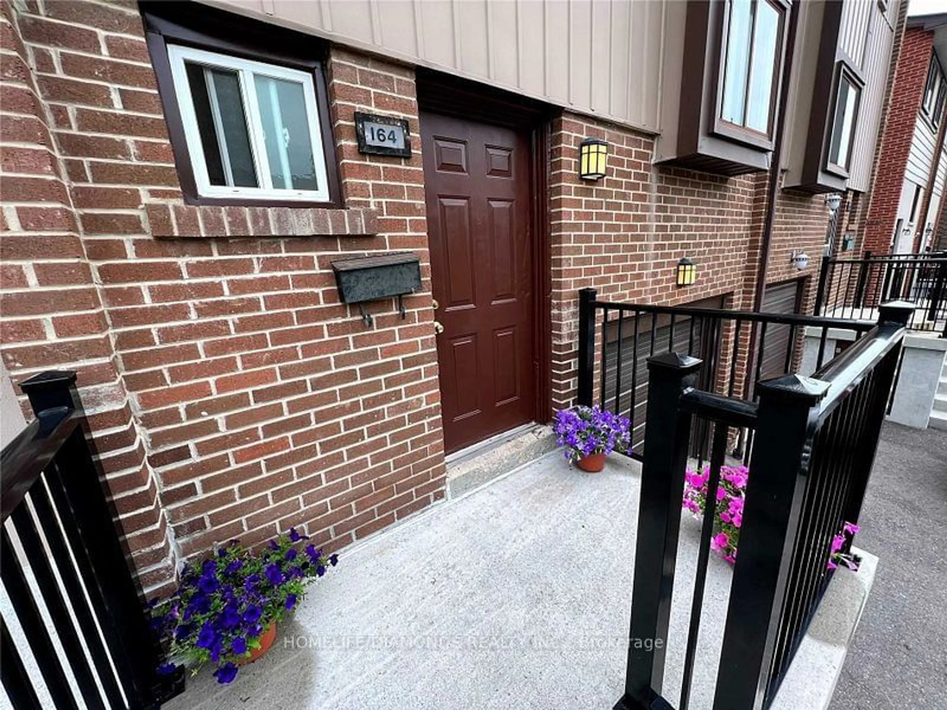 A pic from exterior of the house or condo for 164 MOREGATE Cres #18, Brampton Ontario L6S 3K9