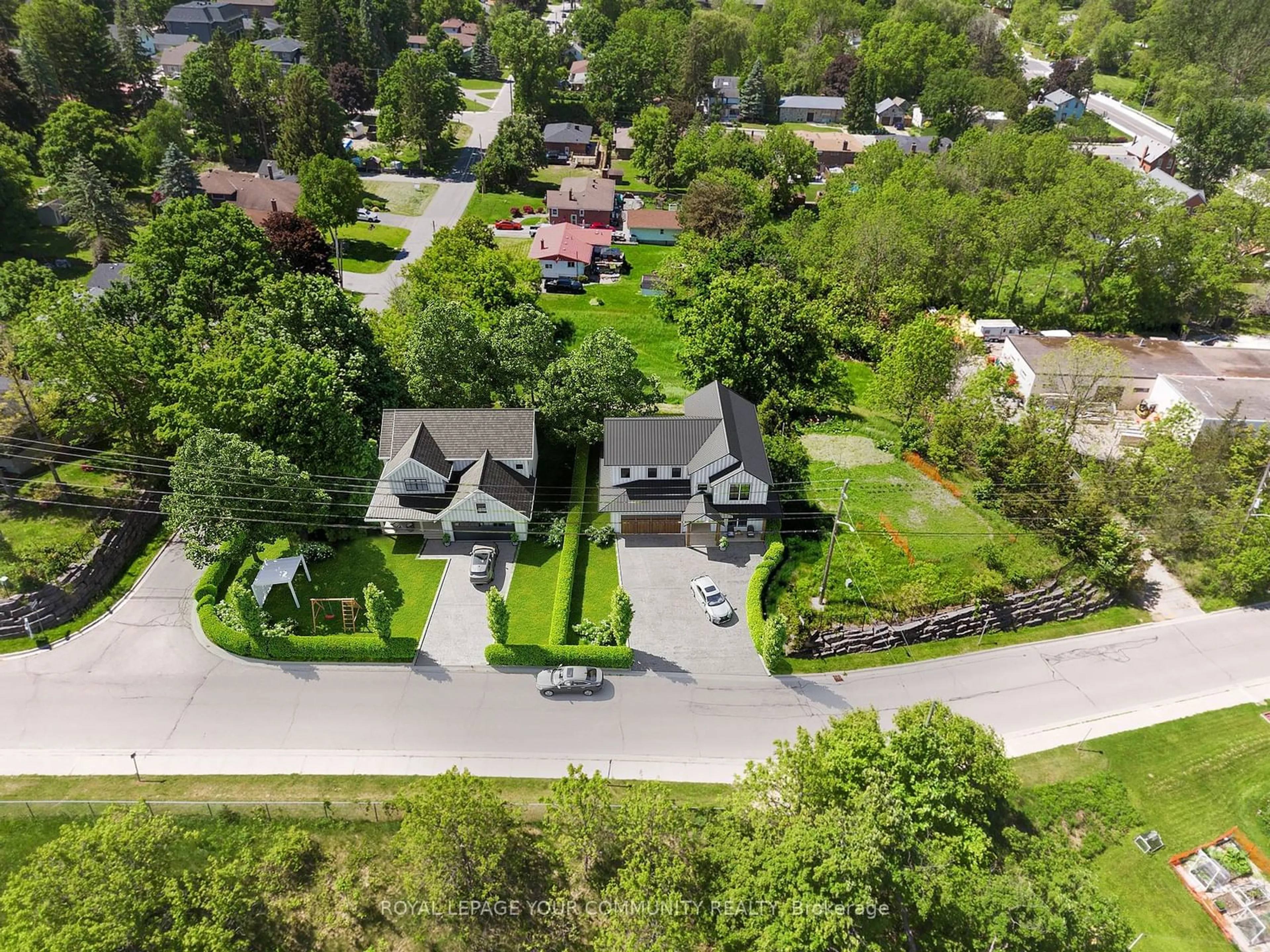 Frontside or backside of a home for 58 Old King Rd, Caledon Ontario L7E 3J5