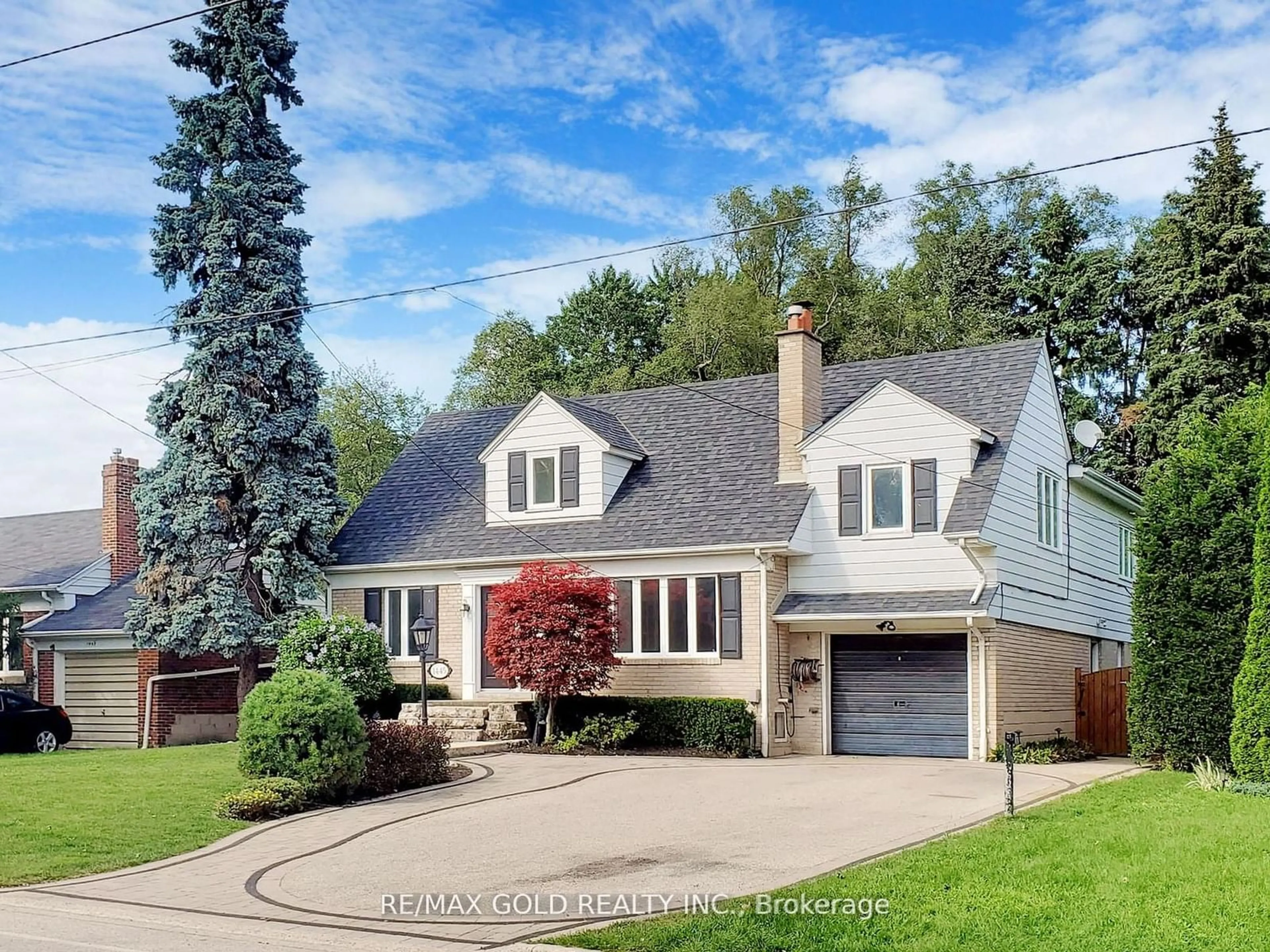 Frontside or backside of a home, cottage for 1445 Applewood Rd, Mississauga Ontario L5E 2L9