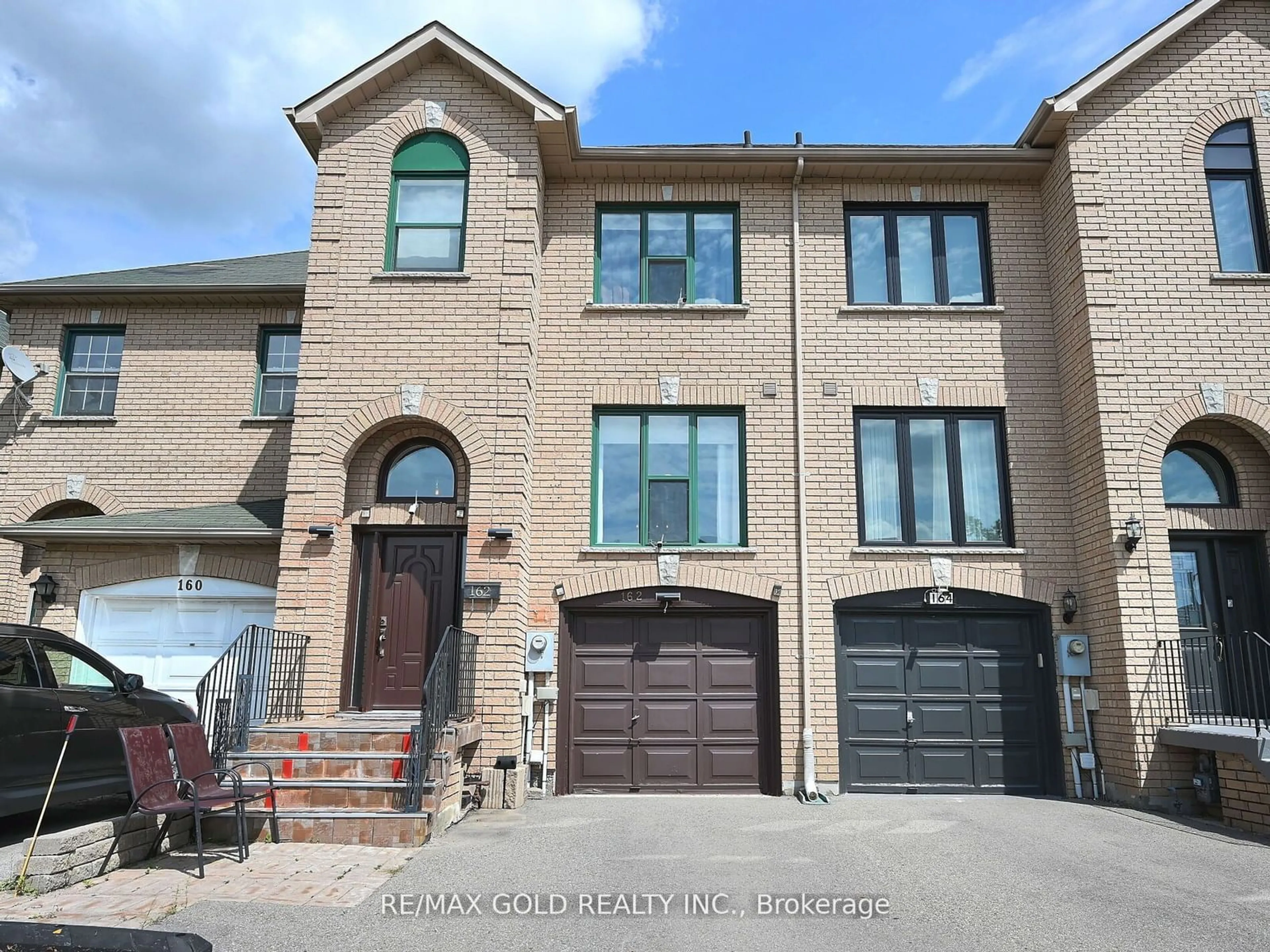 Home with brick exterior material for 162 Provincial Pl, Brampton Ontario L6S 6C2