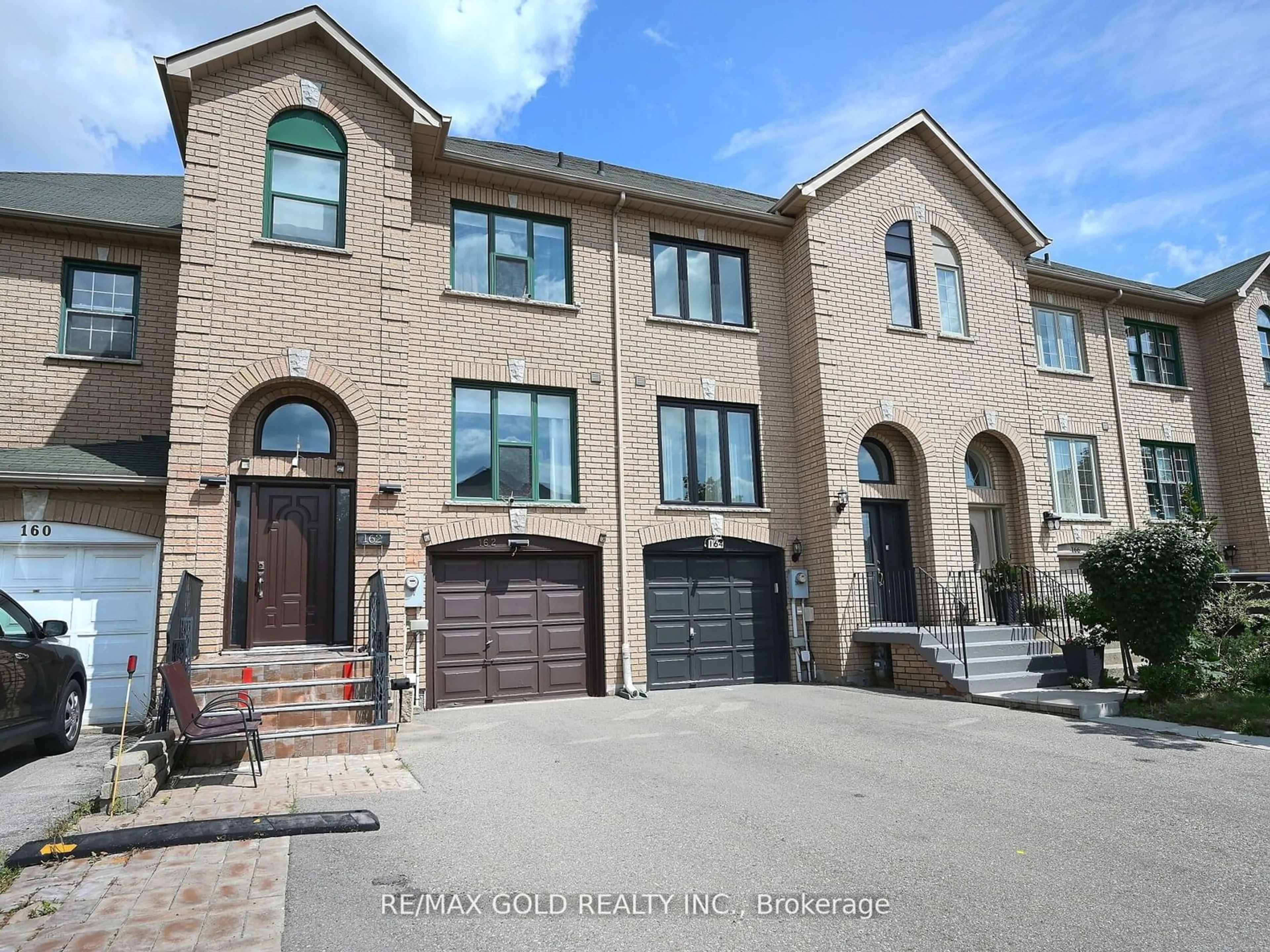 Home with brick exterior material for 162 Provincial Pl, Brampton Ontario L6S 6C2