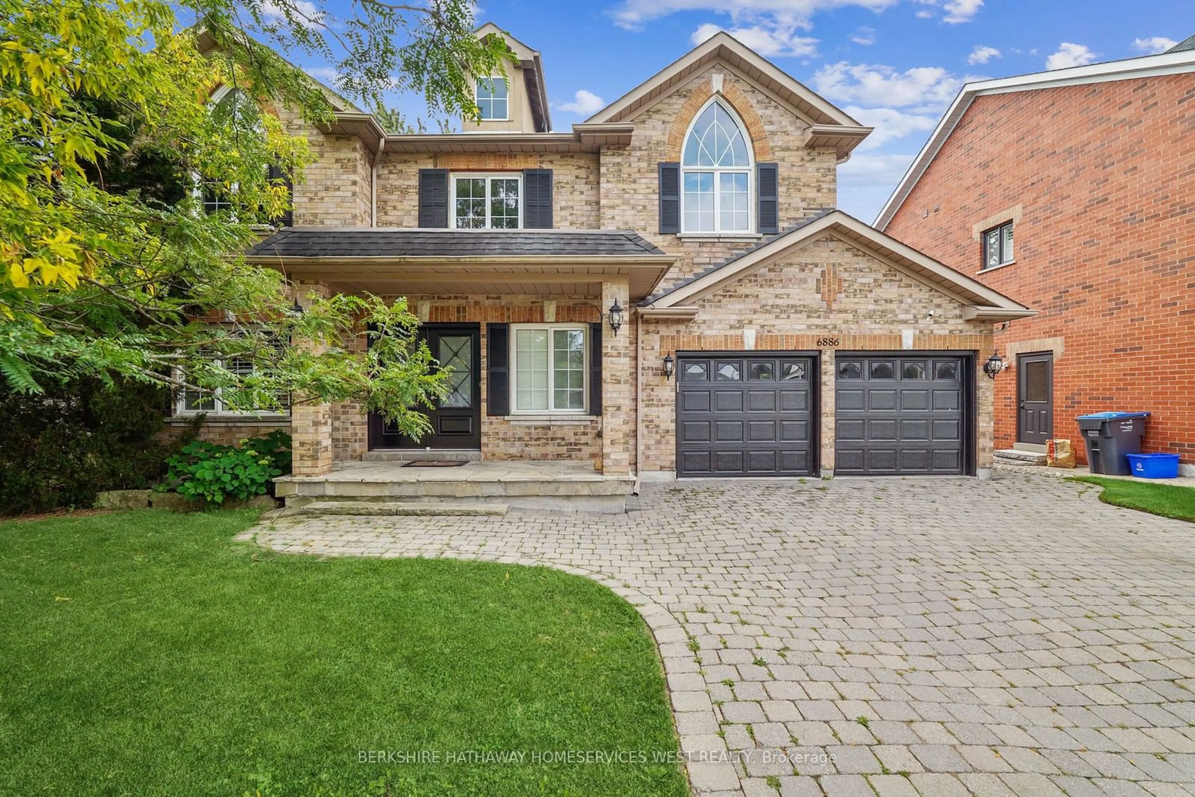 Home with brick exterior material for 6886 Campbell Settler Crt, Mississauga Ontario L5W 1B3