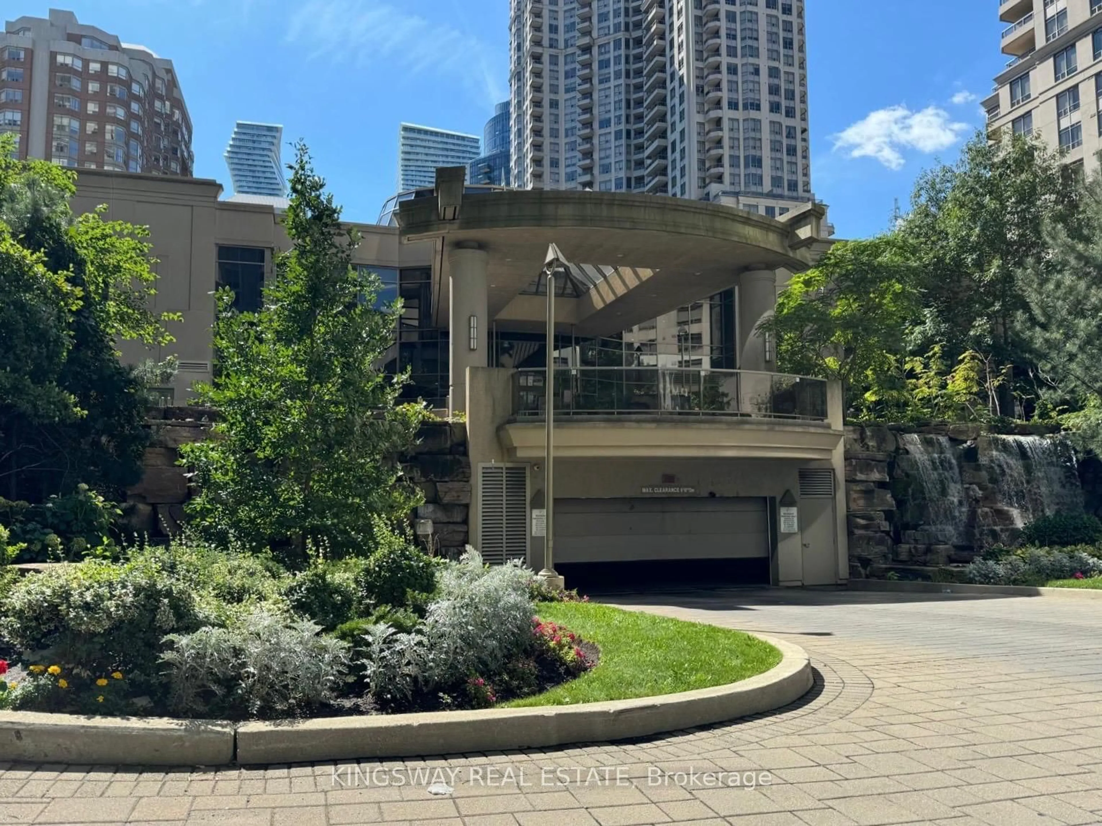 A pic from exterior of the house or condo for 3880 Duke Of York Blvd #3009, Mississauga Ontario L5B 4M7