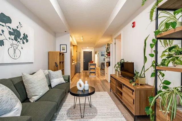 Additional property image - 5230 Dundas St Unit A428