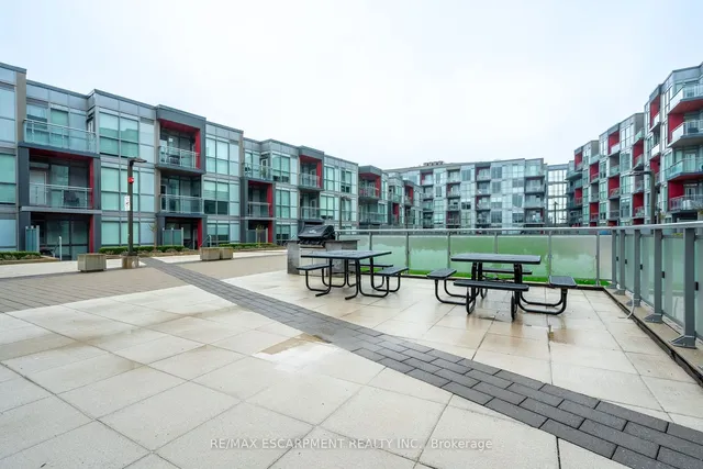 Additional property image - 5230 Dundas St Unit A428