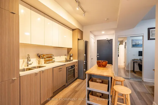 Additional property image - 5230 Dundas St Unit A428