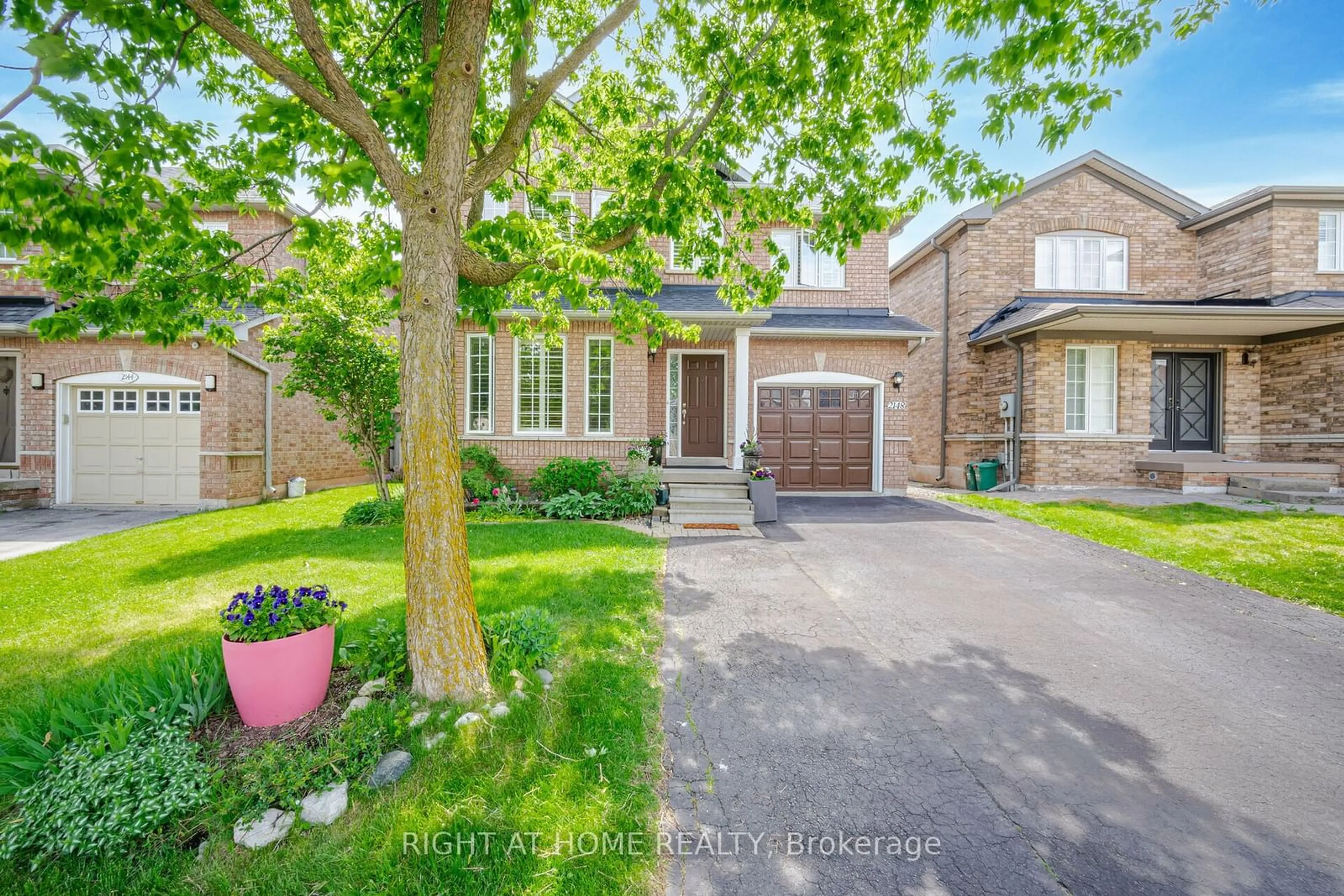 Home with brick exterior material for 2148 Village Squire Lane, Oakville Ontario L6M 3W8