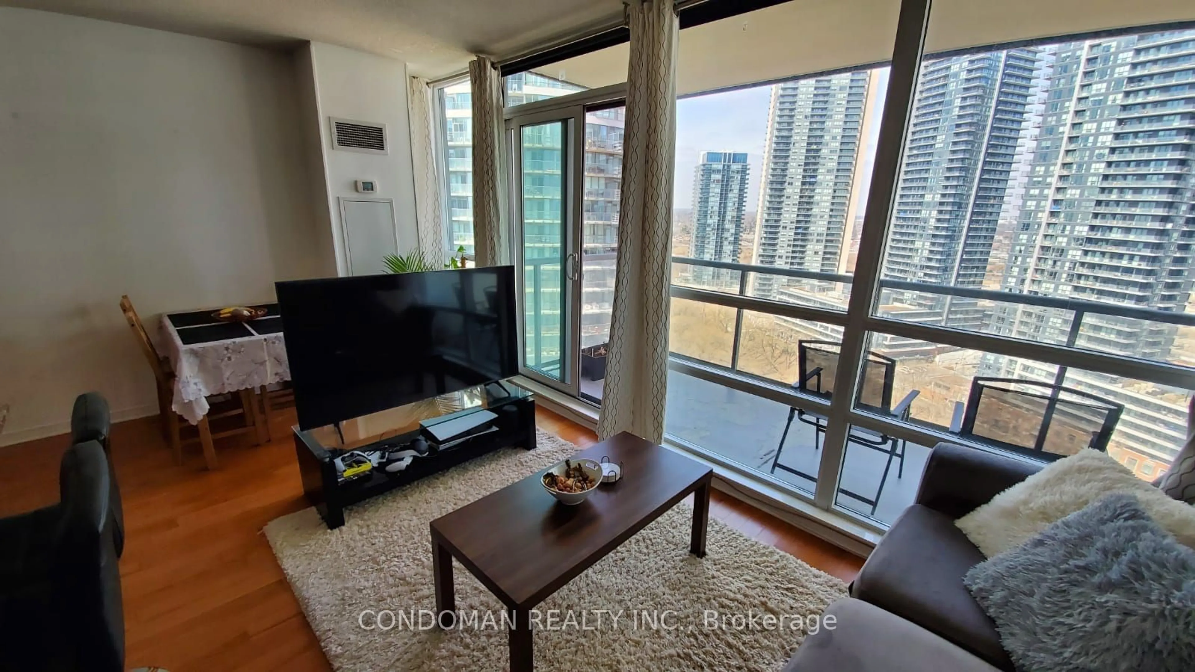 Living room for 2240 Lakeshore Blvd #2005, Toronto Ontario M8V 1A5