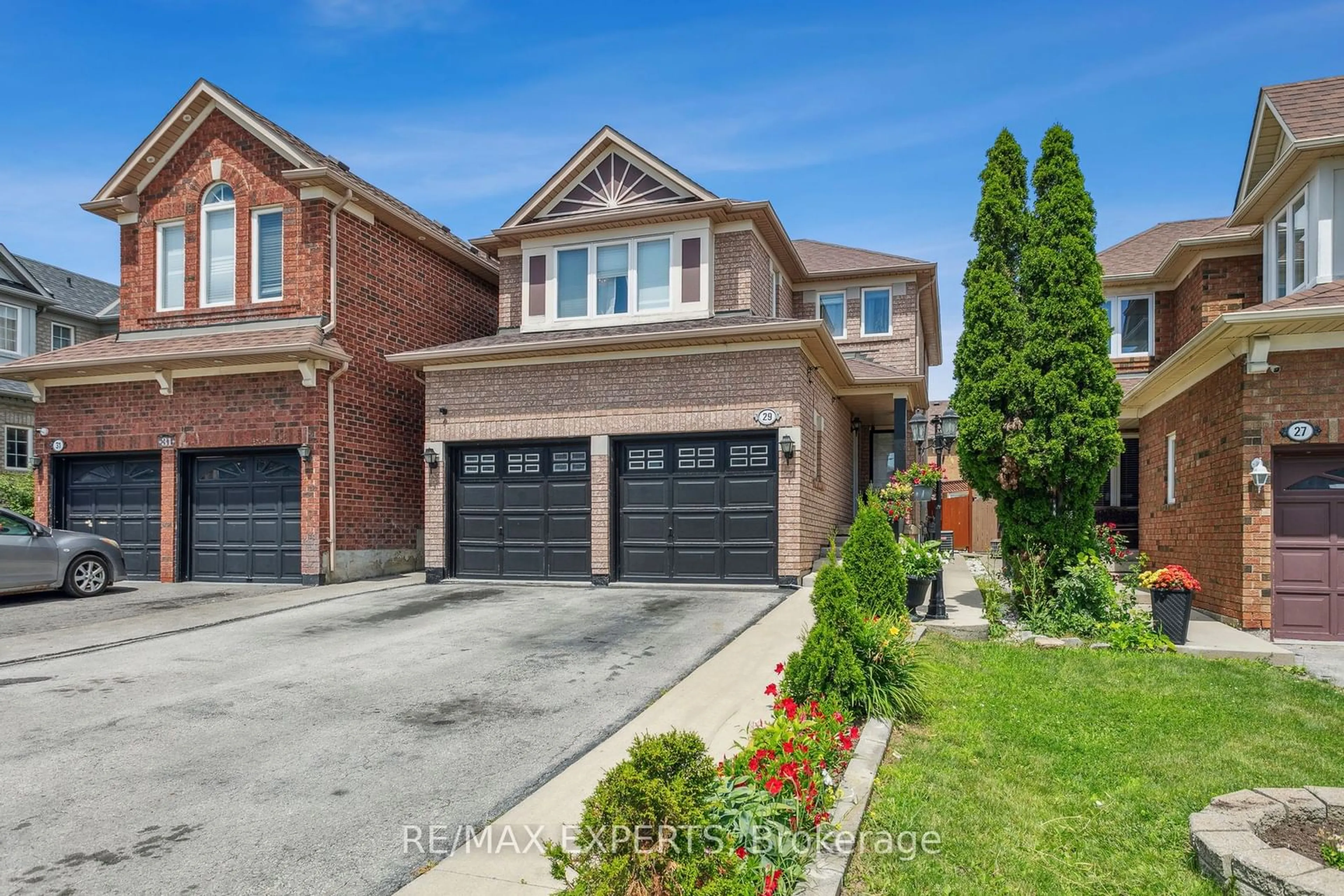 Home with brick exterior material for 29 Narrow Valley Cres, Brampton Ontario L6R 1P4