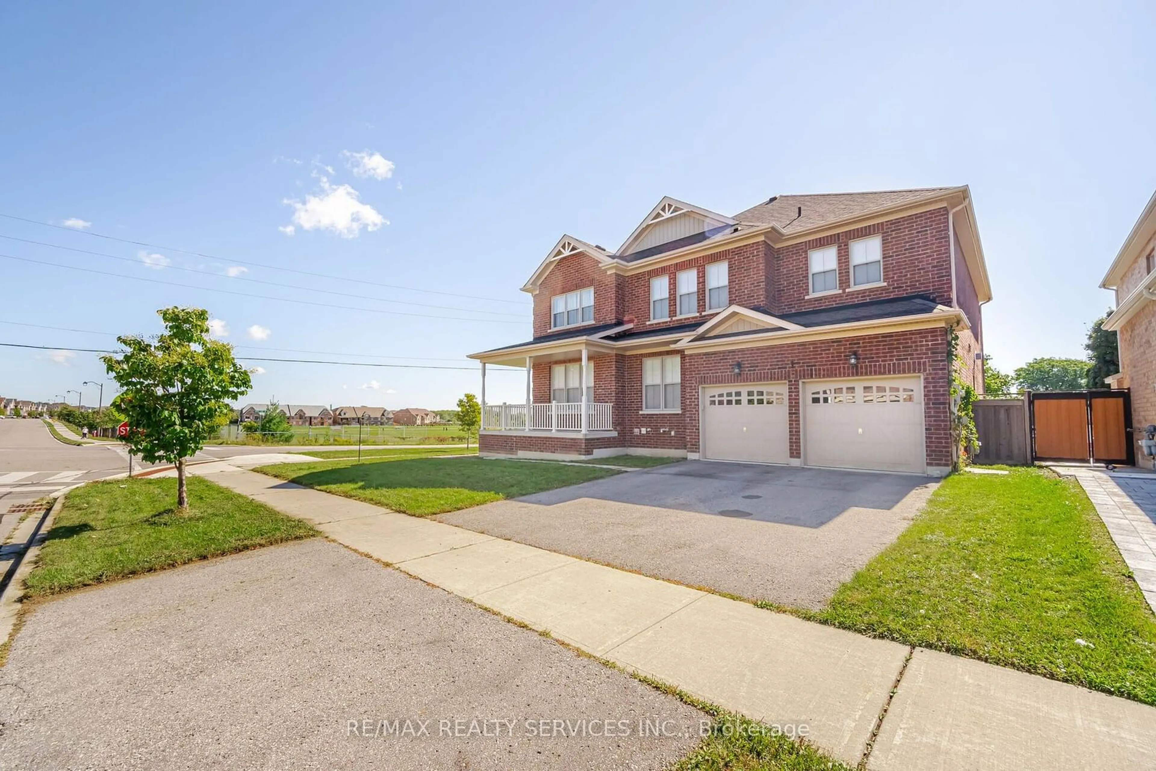 A pic from exterior of the house or condo for 1 Atchison Dr, Caledon Ontario L7C 3X5