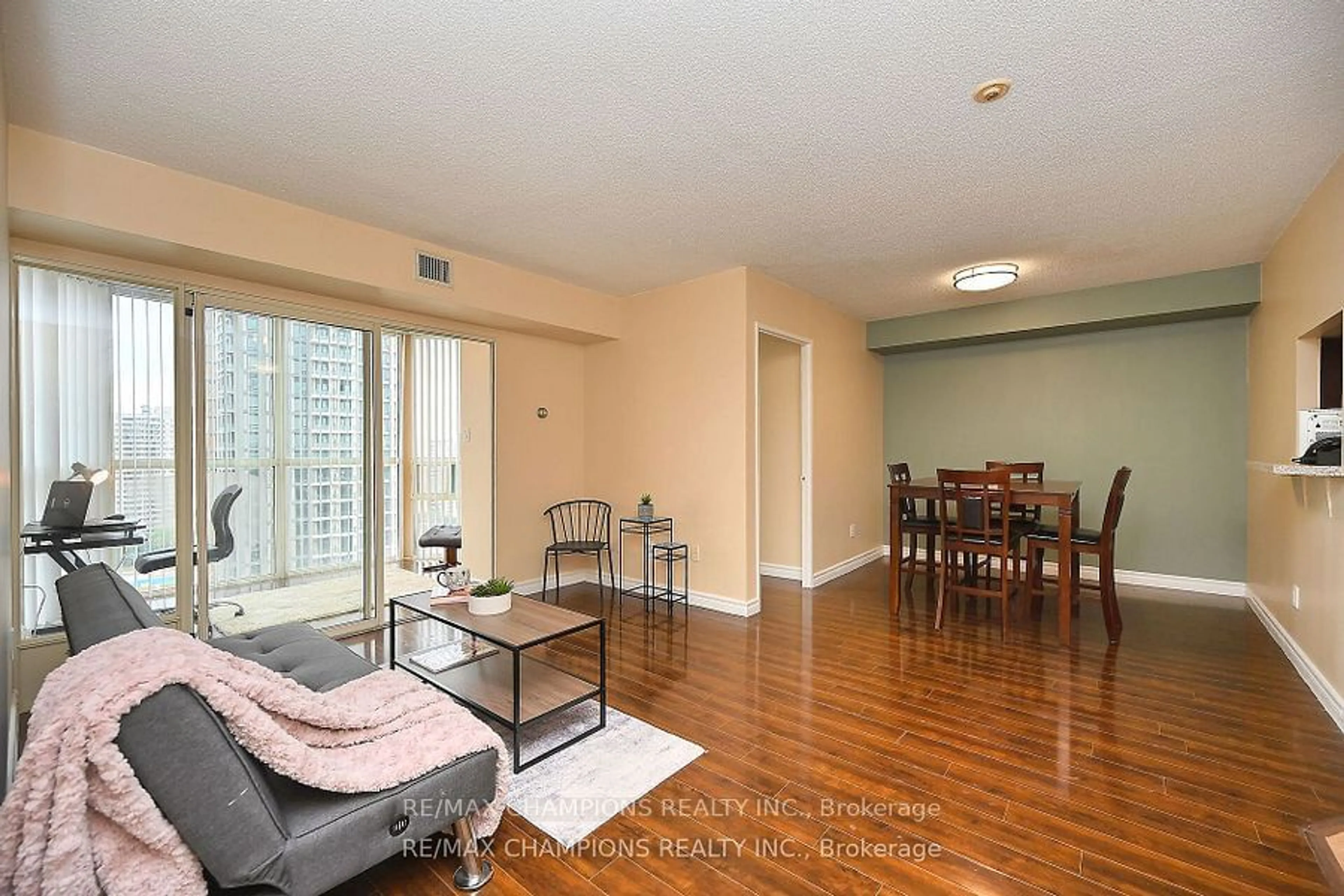 Other indoor space, wood floors for 285 Enfield Pl #1511, Mississauga Ontario L5B 3Y6