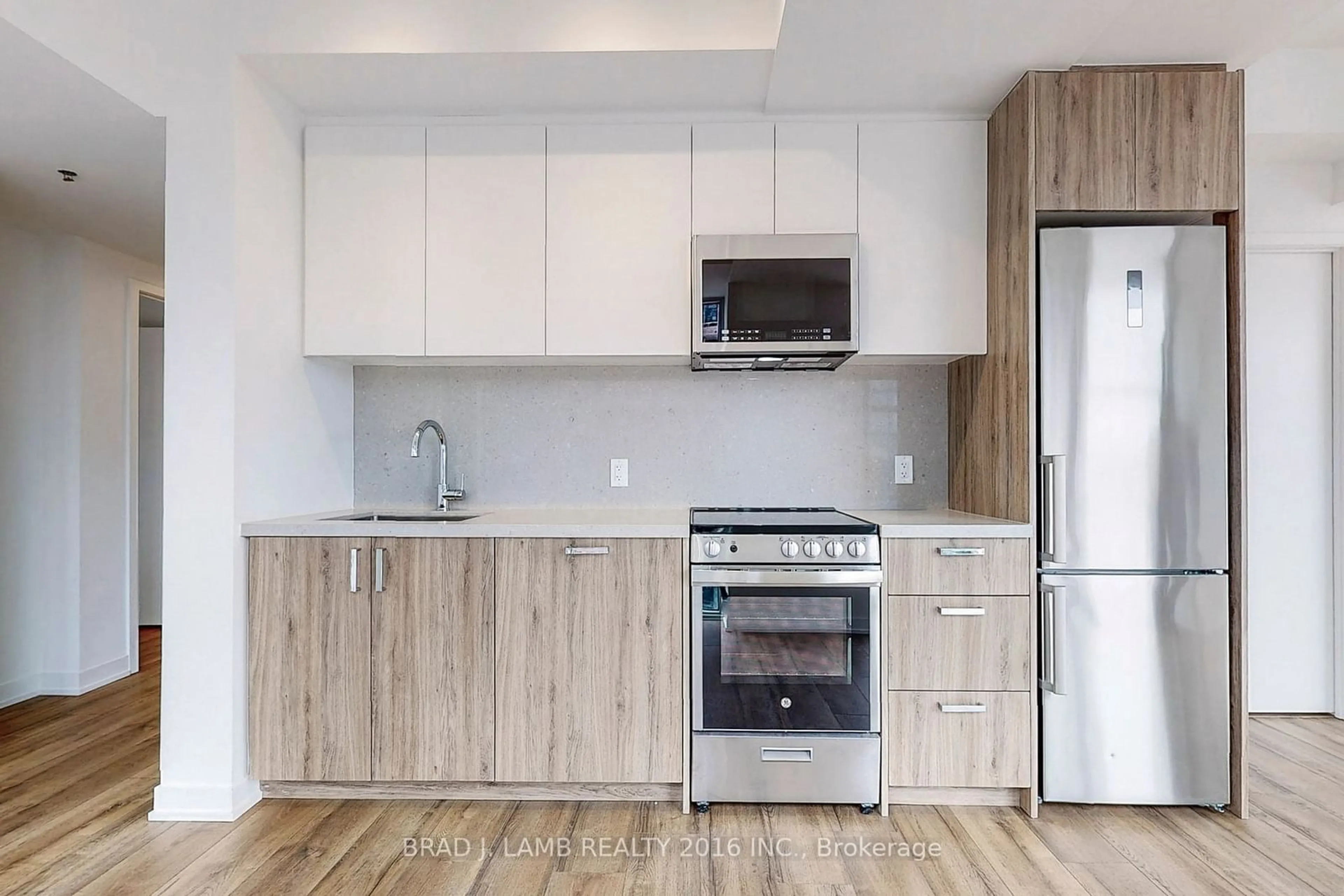 Standard kitchen for 1787 St. Clair Ave #411, Toronto Ontario M6N 1J6