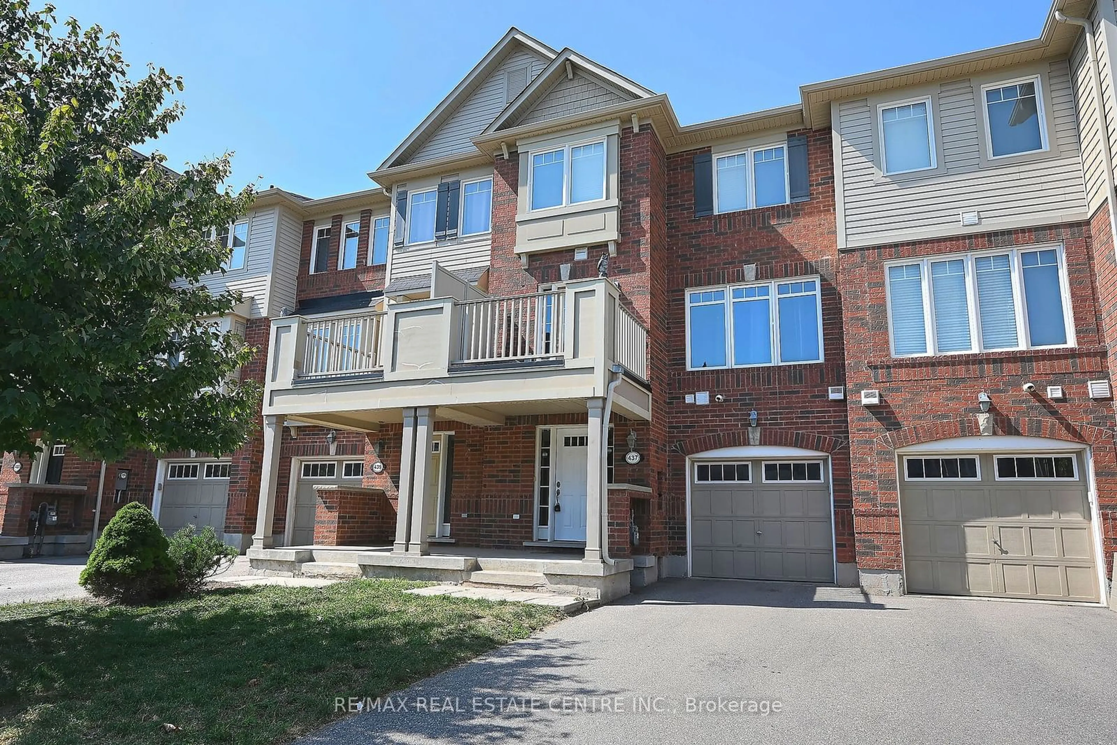 A pic from exterior of the house or condo, the street view for 437 Dalhousie Gate, Milton Ontario L9T 8J9