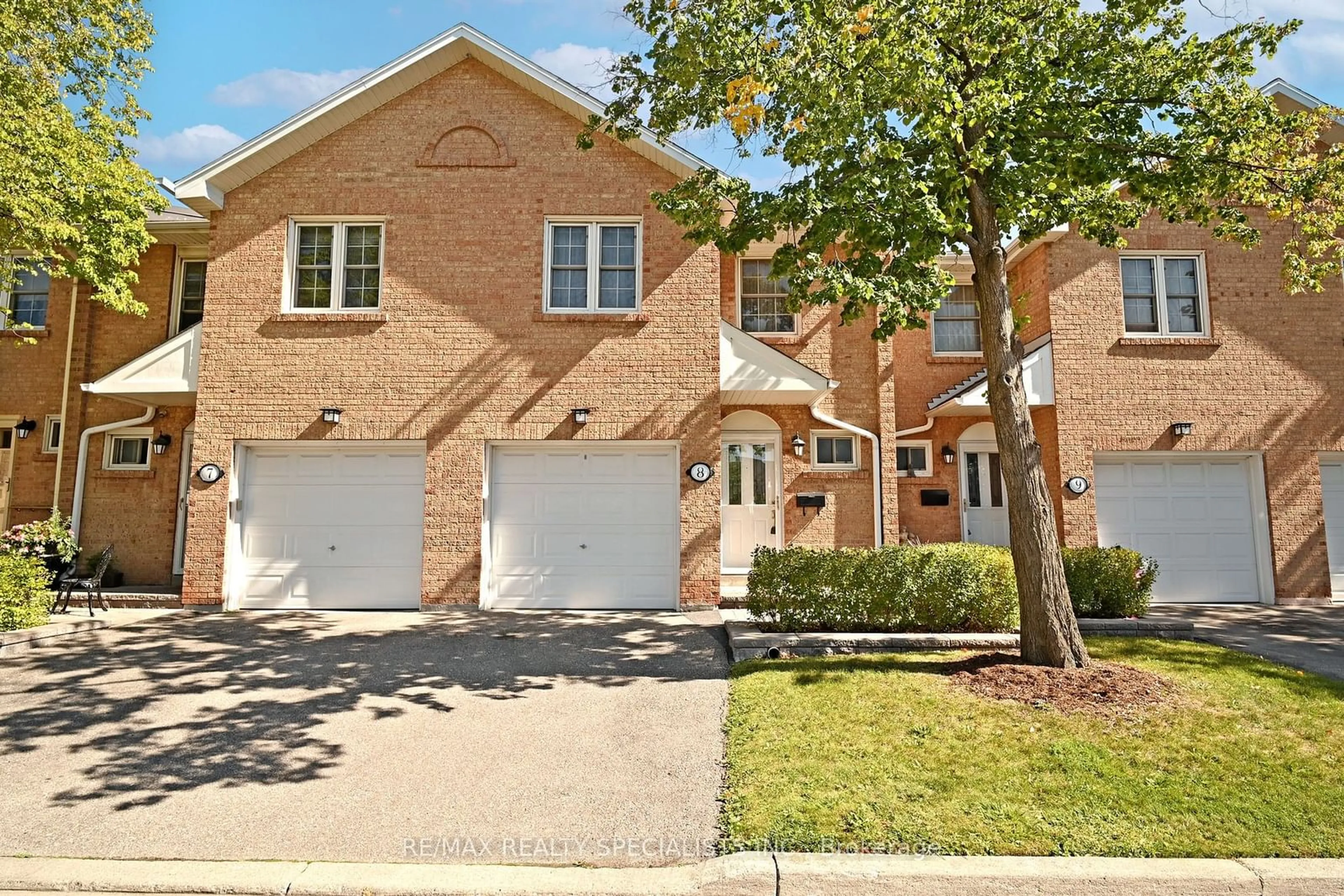 A pic from exterior of the house or condo for 1951 Rathburn Rd #8, Mississauga Ontario L4W 2N9