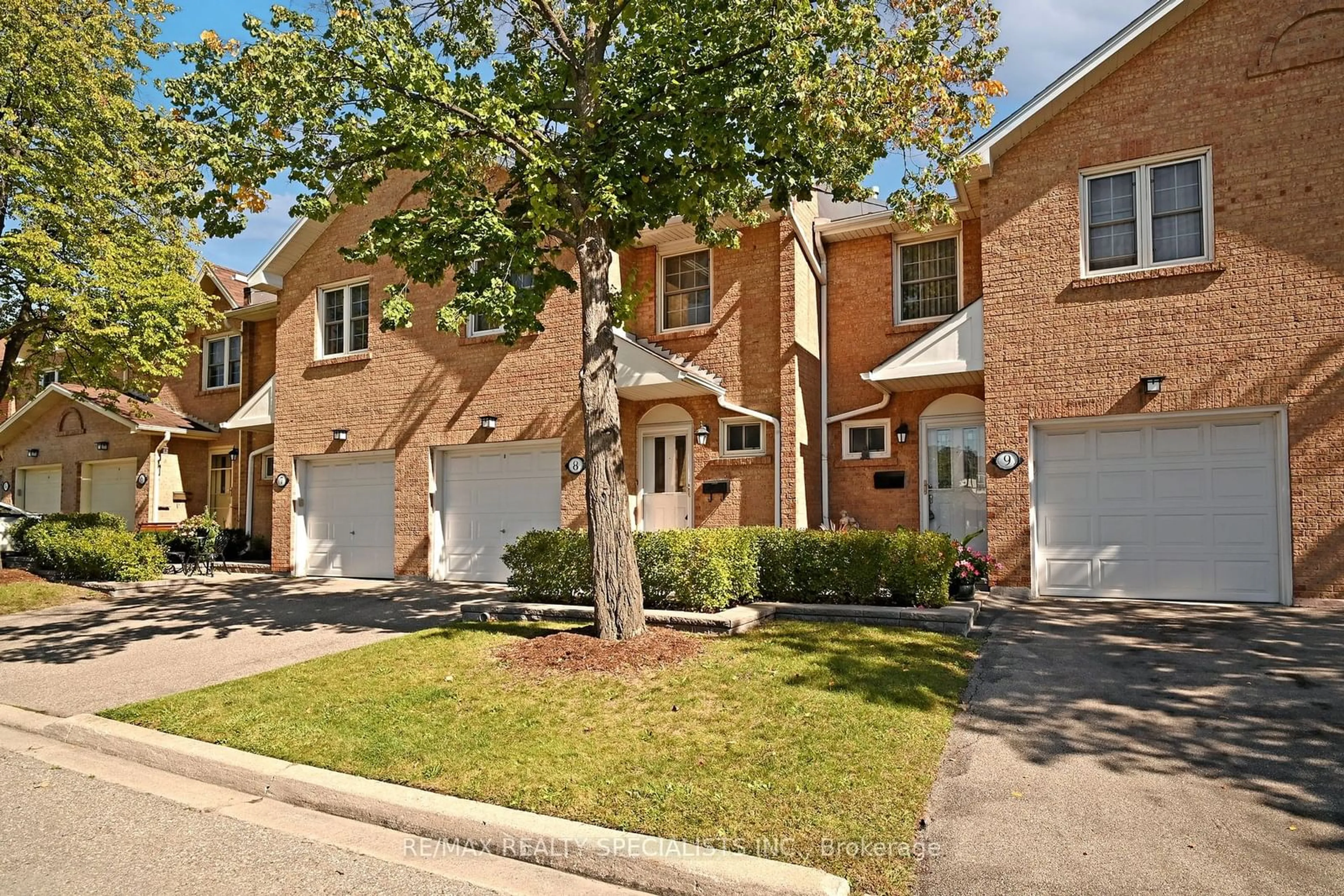 A pic from exterior of the house or condo for 1951 Rathburn Rd #8, Mississauga Ontario L4W 2N9