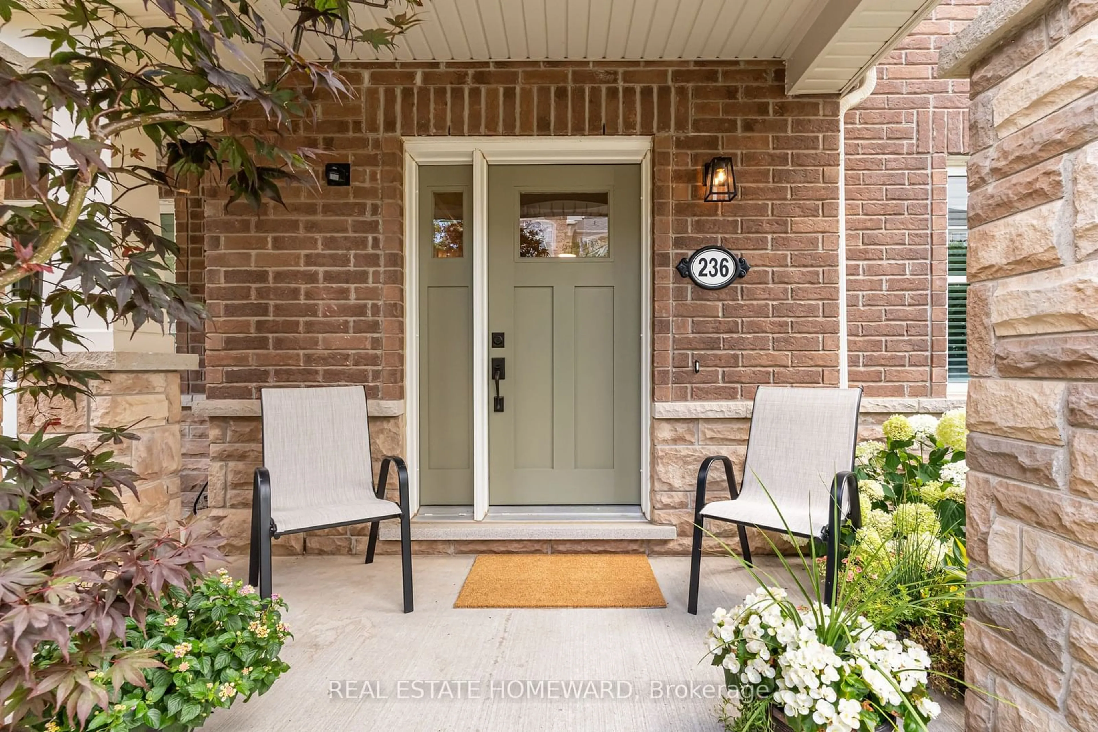 Indoor entryway for 236 Ellen Davidson Dr, Oakville Ontario L6M 0V2