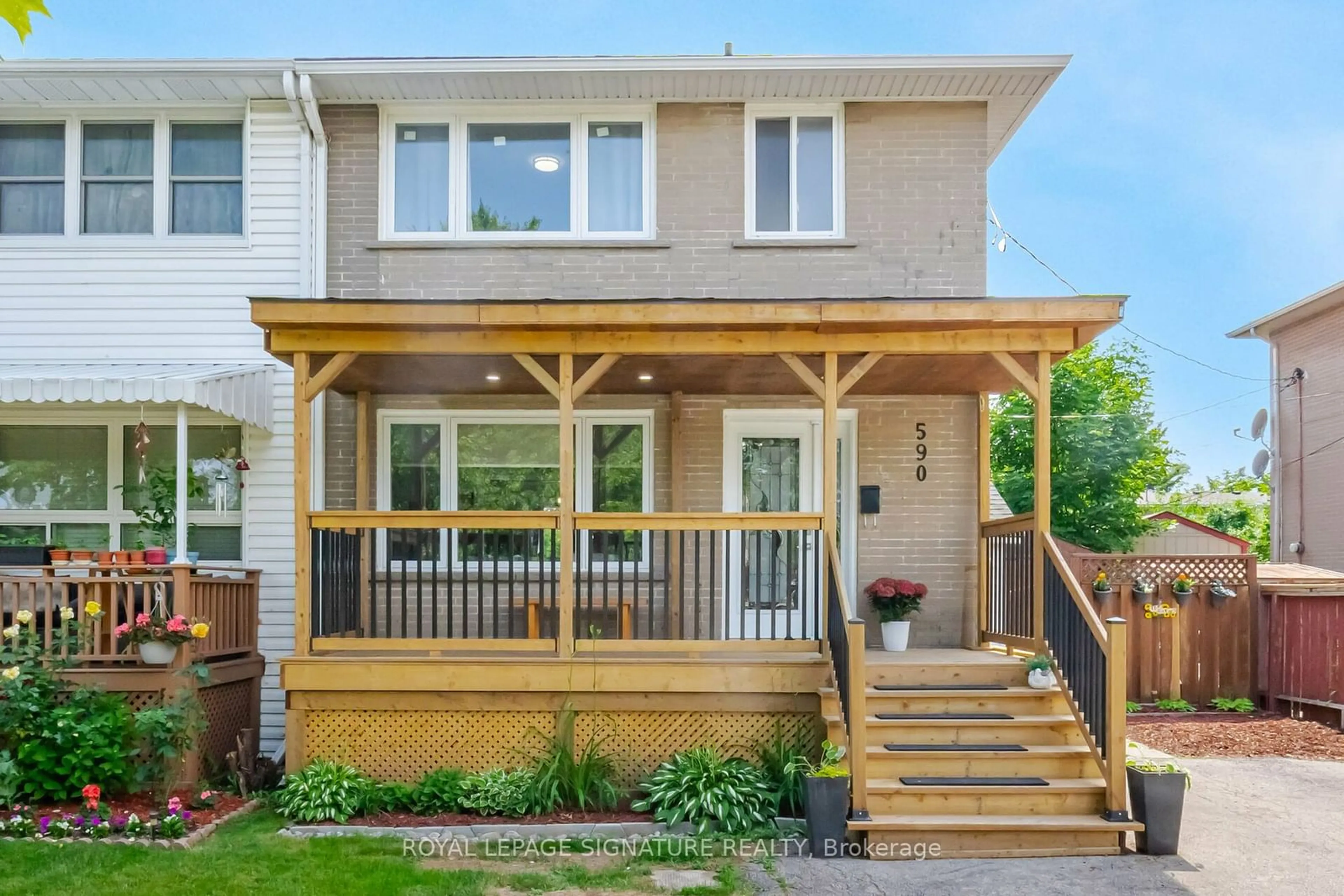 Frontside or backside of a home, cottage for 590 Appleby Line, Burlington Ontario L7L 2Y3