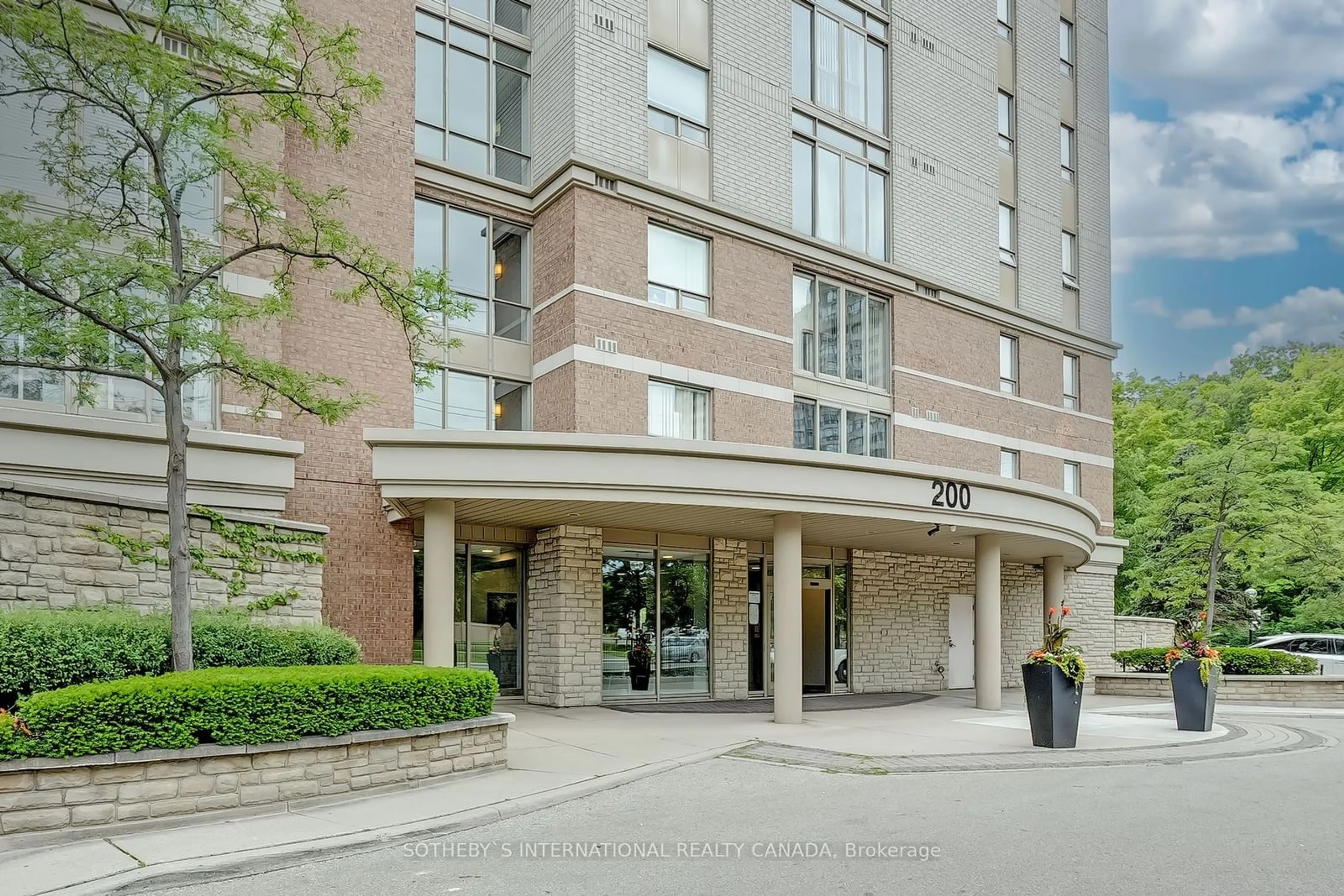 A pic from exterior of the house or condo for 200 Burnhamthorpe Rd #308, Mississauga Ontario L5A 4E8