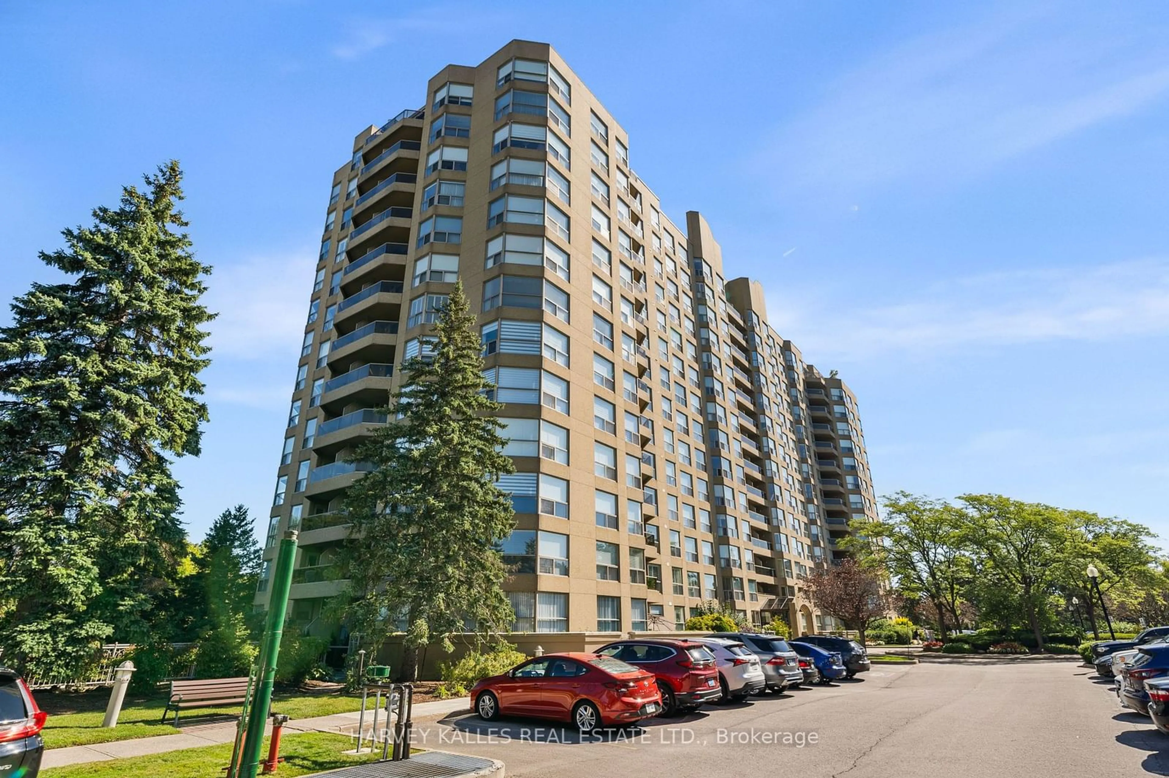 A pic from exterior of the house or condo for 1800 The Collegeway #1104, Mississauga Ontario L5L 5S4