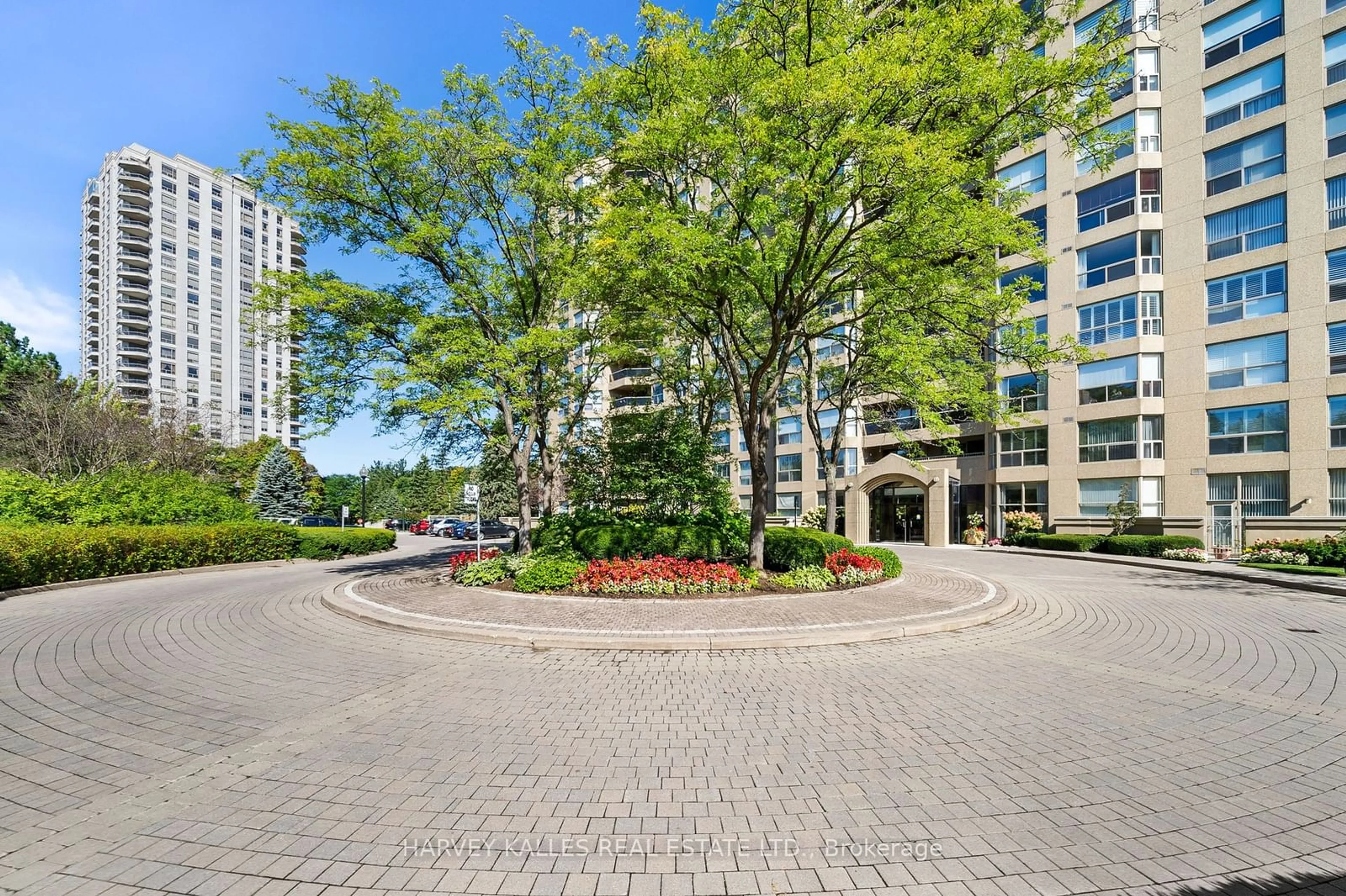 A pic from exterior of the house or condo for 1800 The Collegeway #1104, Mississauga Ontario L5L 5S4