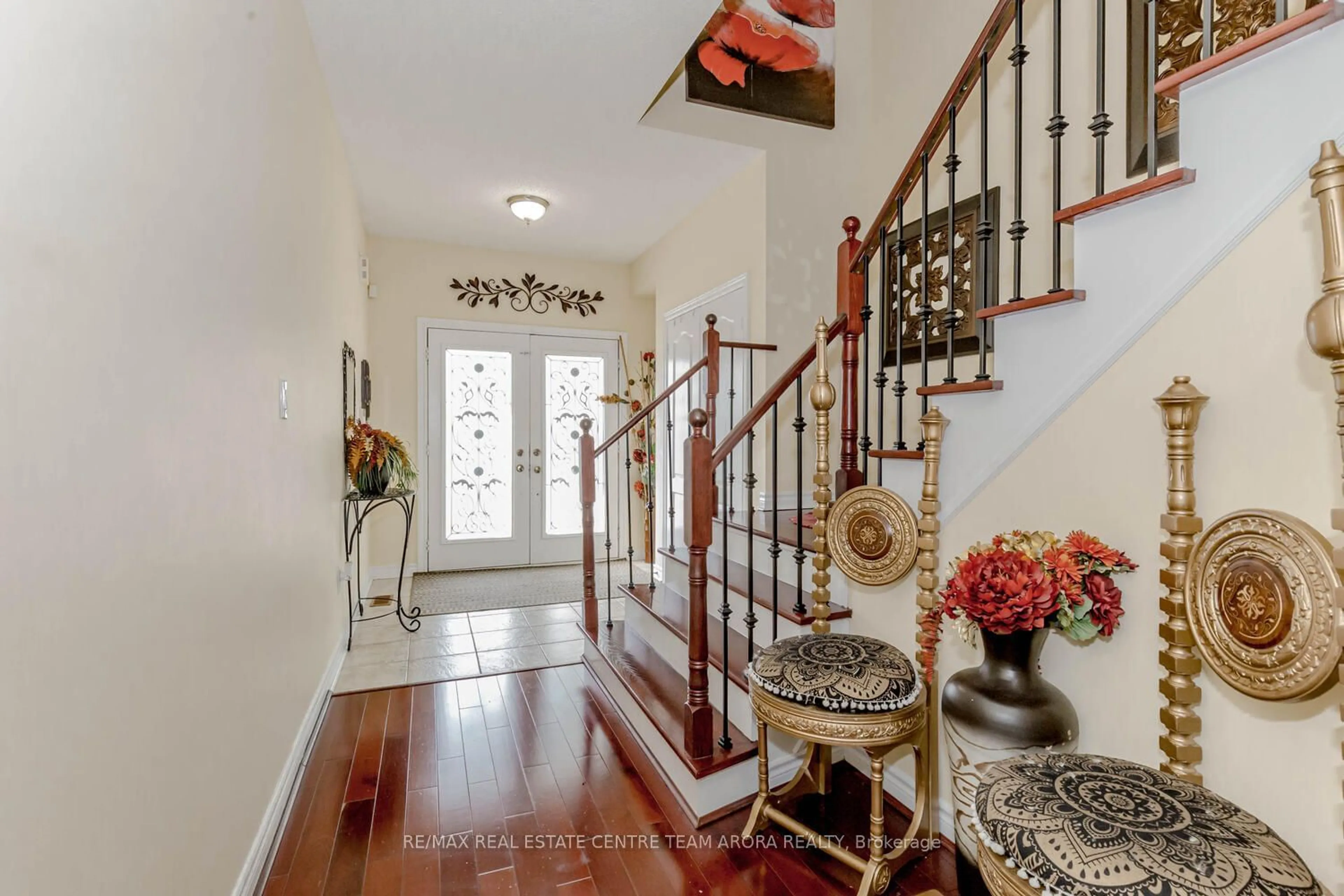 Indoor entryway, wood floors for 61 Charcoal Way, Brampton Ontario L6Y 5R9