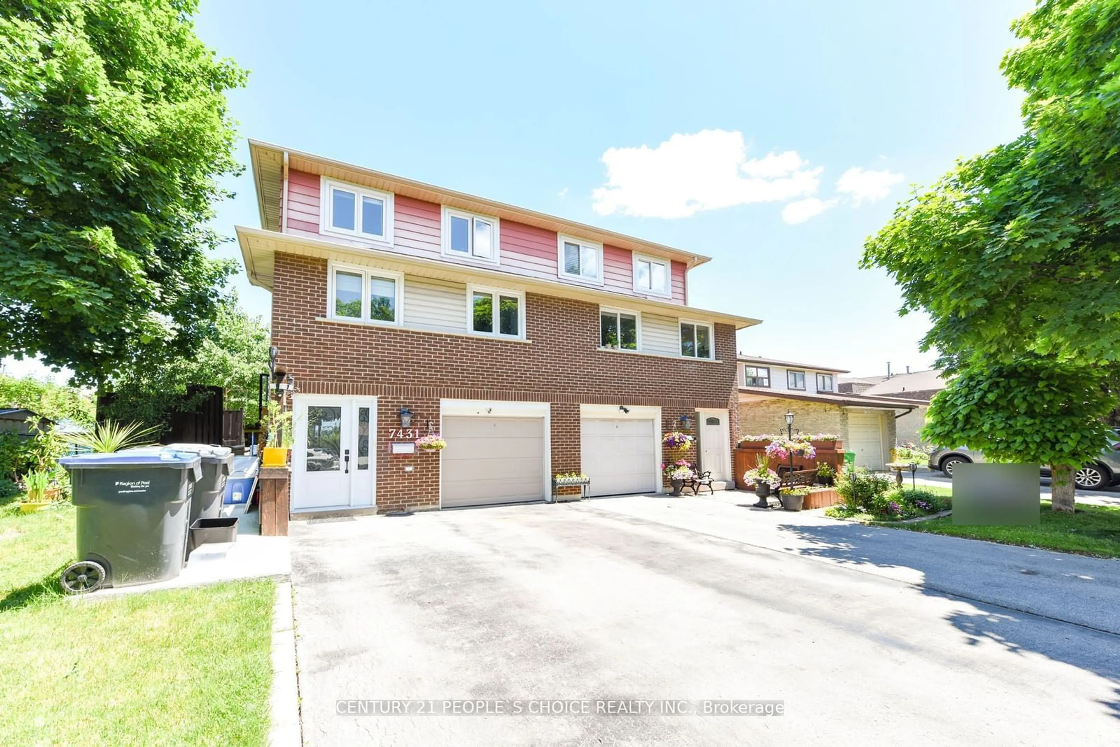 A pic from exterior of the house or condo for 7431 Bybrook Dr, Mississauga Ontario L4T 3R3