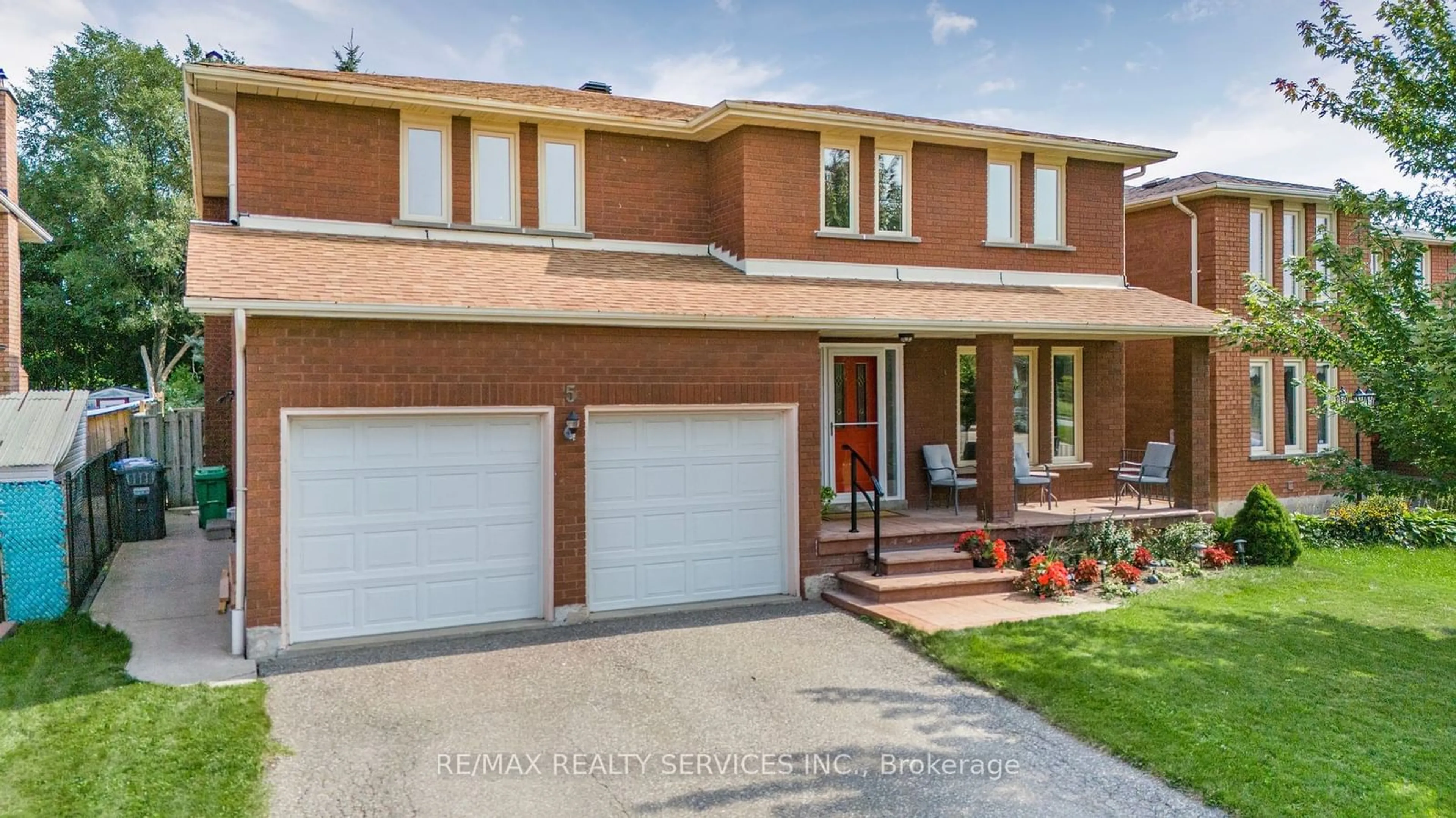 Home with brick exterior material for 5 Mossbank Dr, Brampton Ontario L6W 3Z4