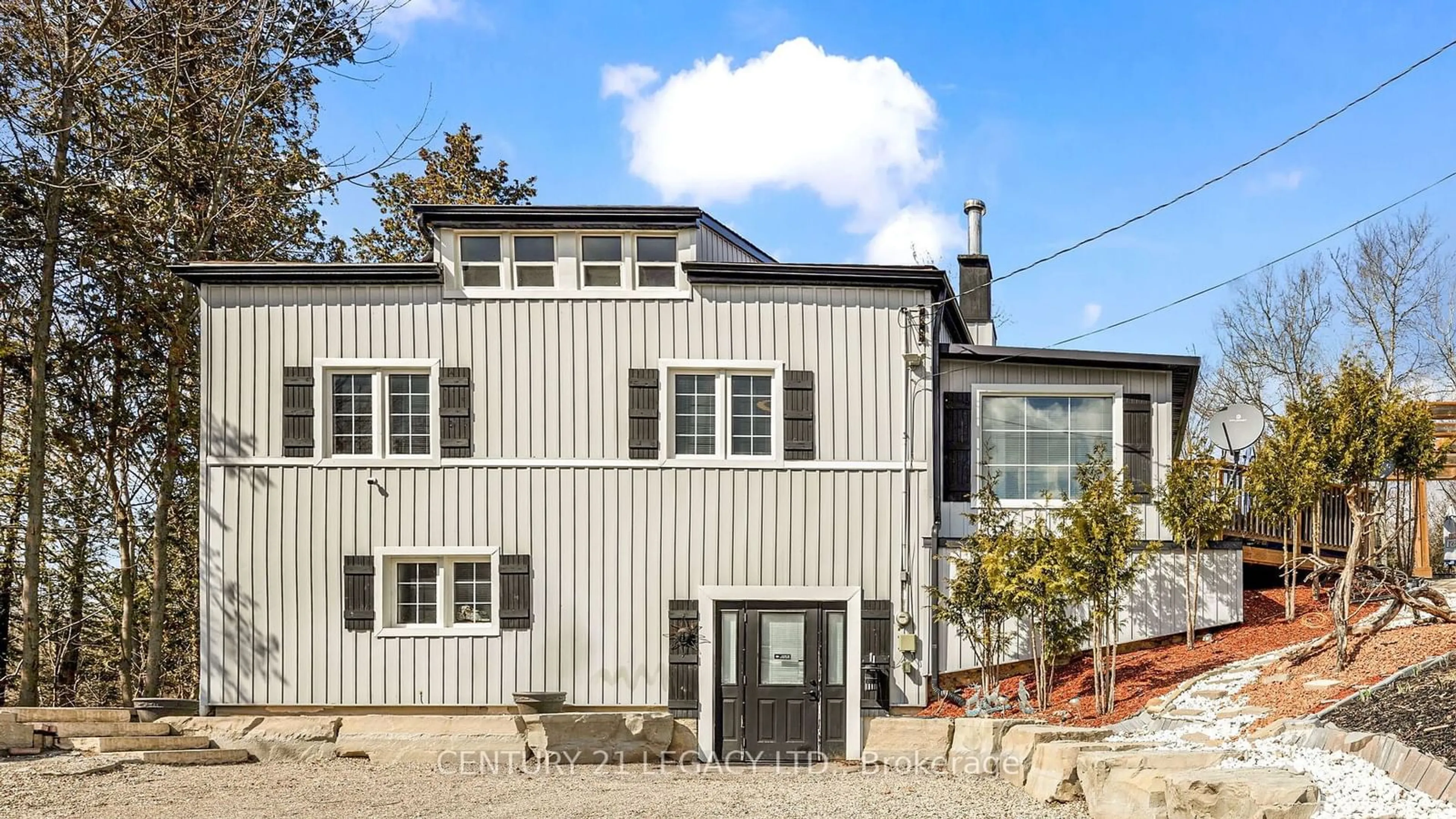 A pic from exterior of the house or condo, the front or back of building for 2842 Forks Of The Credit Rd, Caledon Ontario L7K 2H5