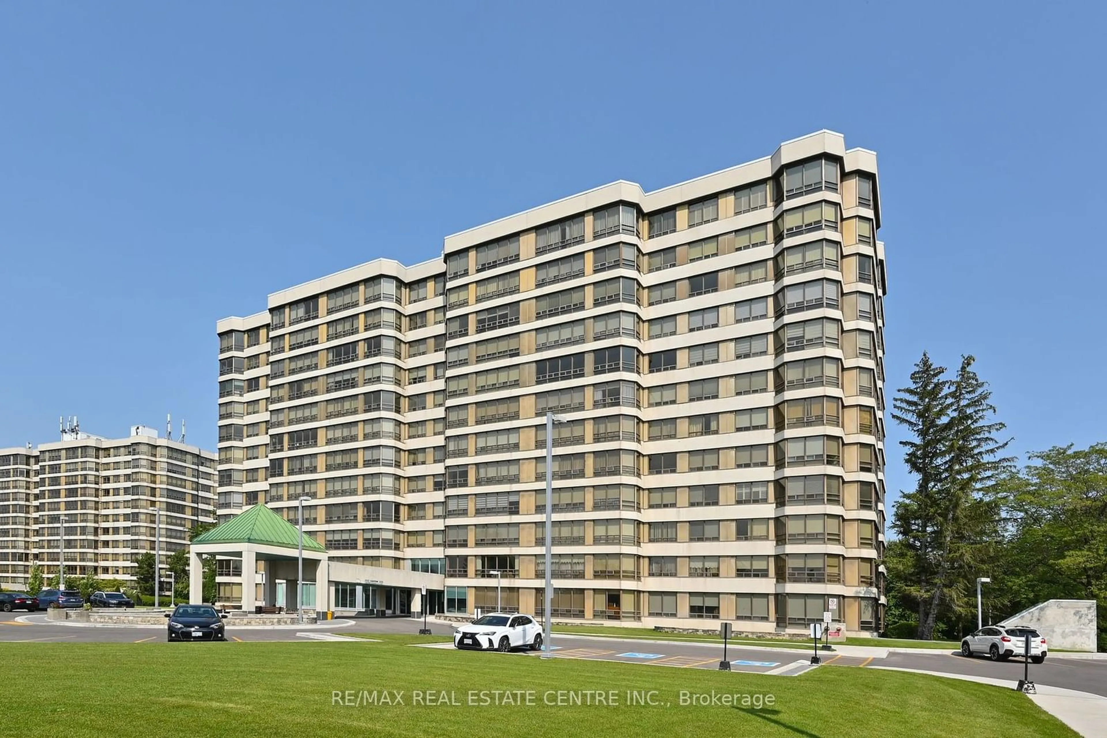 A pic from exterior of the house or condo for 320 Mill St #1203, Brampton Ontario L6Y 3V2