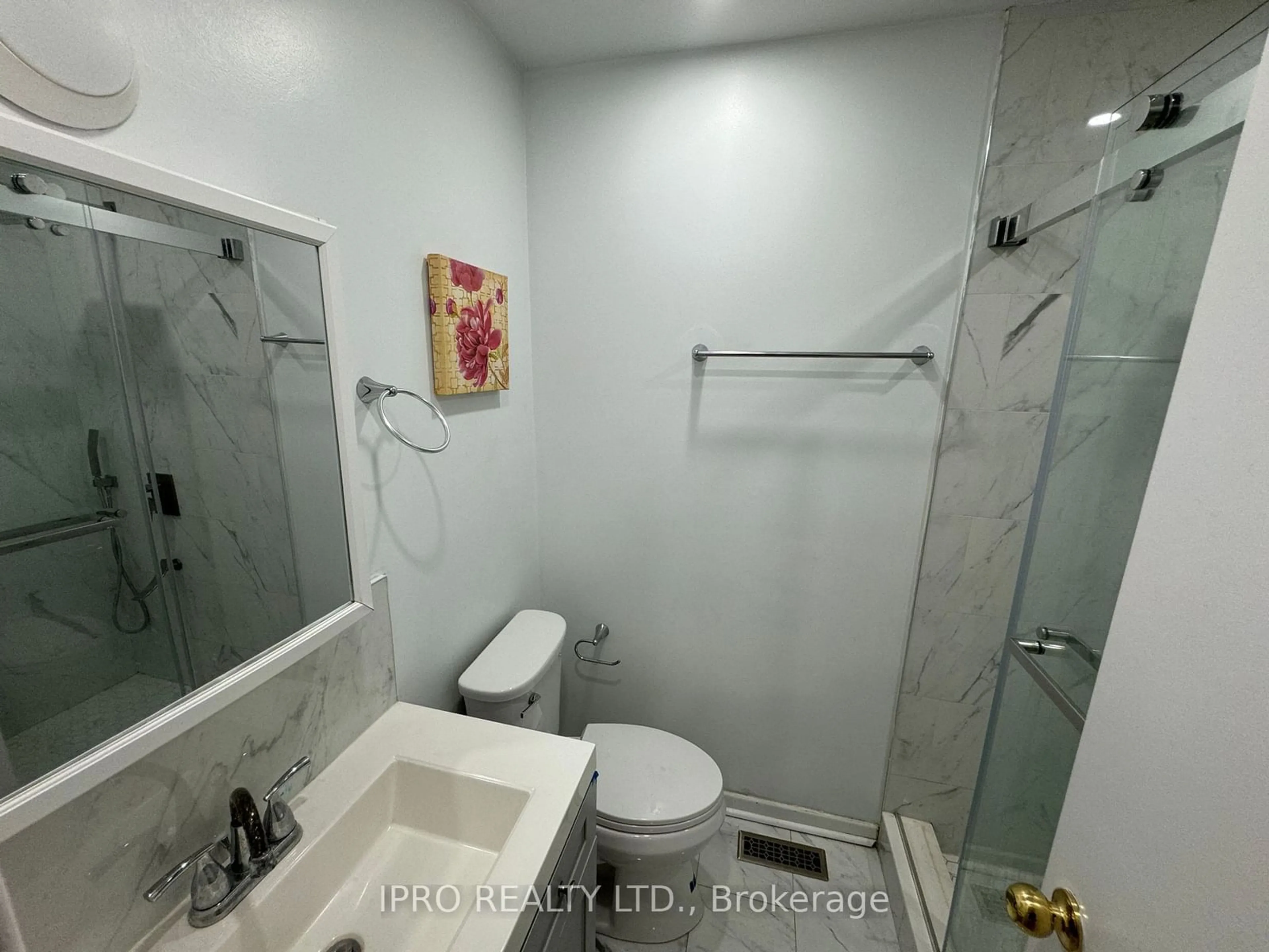 Standard bathroom, not visible floor for 41 Mississauga Valley Blvd #35, Mississauga Ontario L5A 3N5