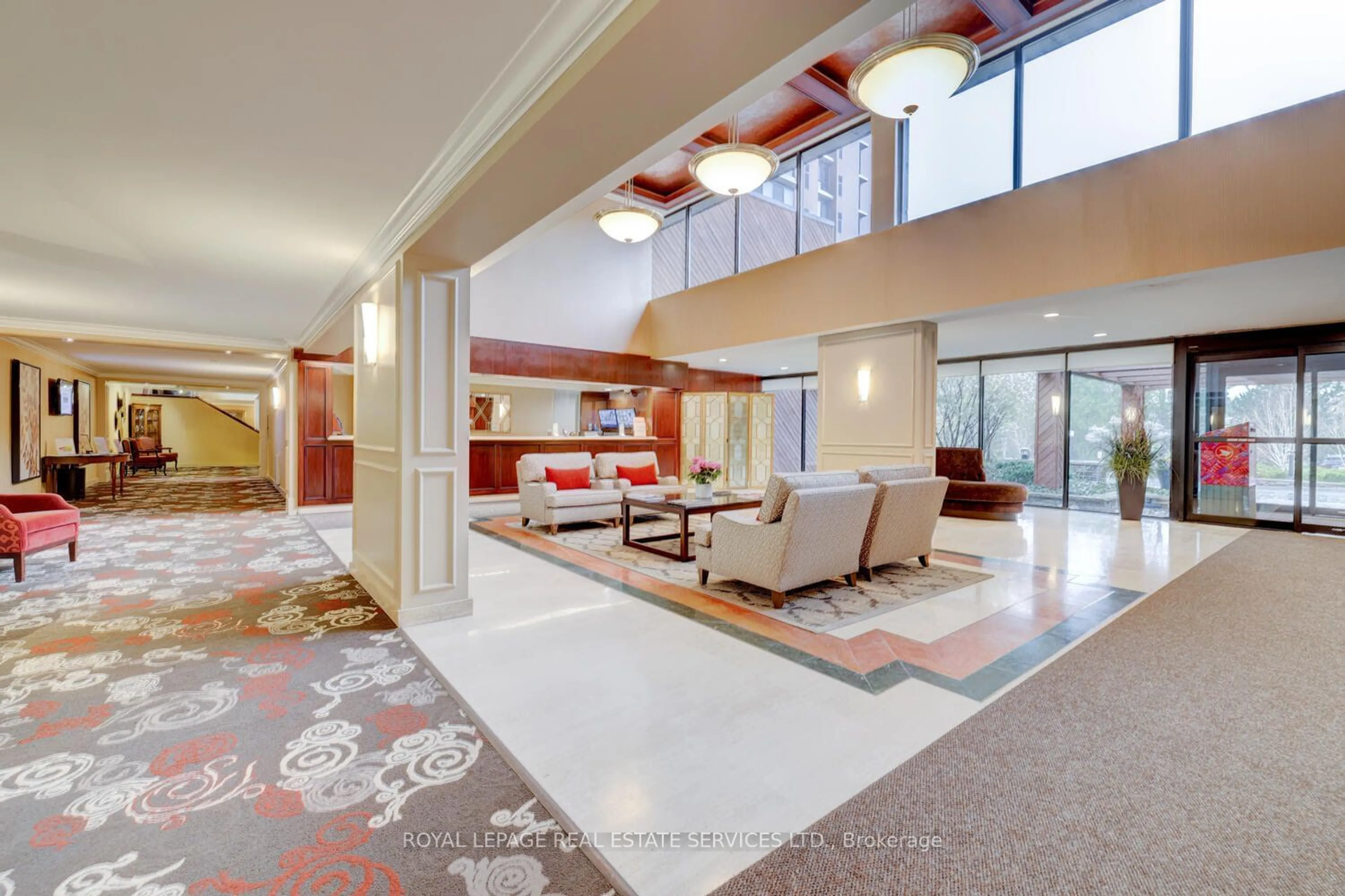 Indoor lobby for 1400 Dixie Rd #608, Mississauga Ontario L5E 3E1