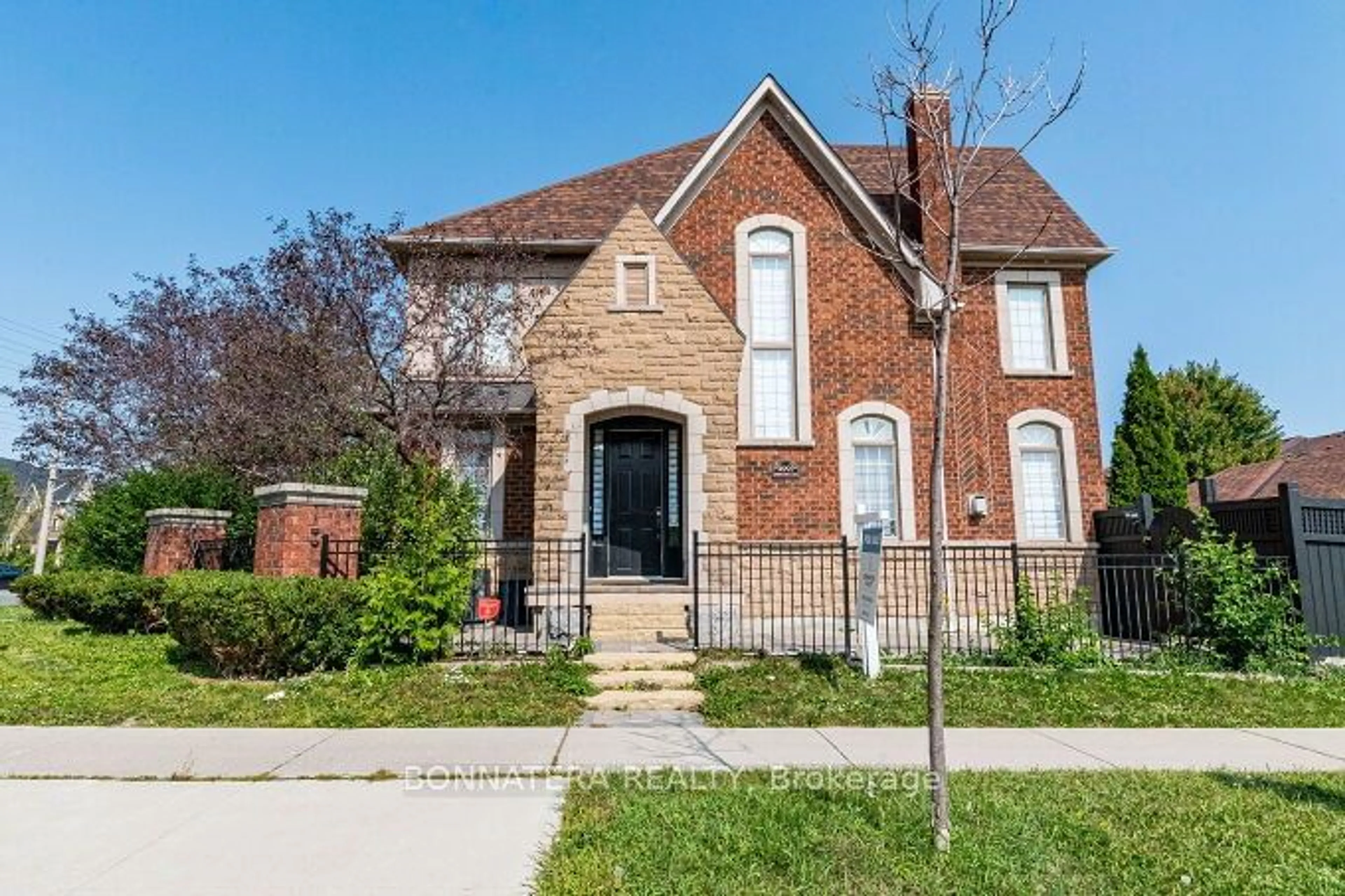 Home with brick exterior material for 4991 Middlesex Gate, Mississauga Ontario L5M 7P2