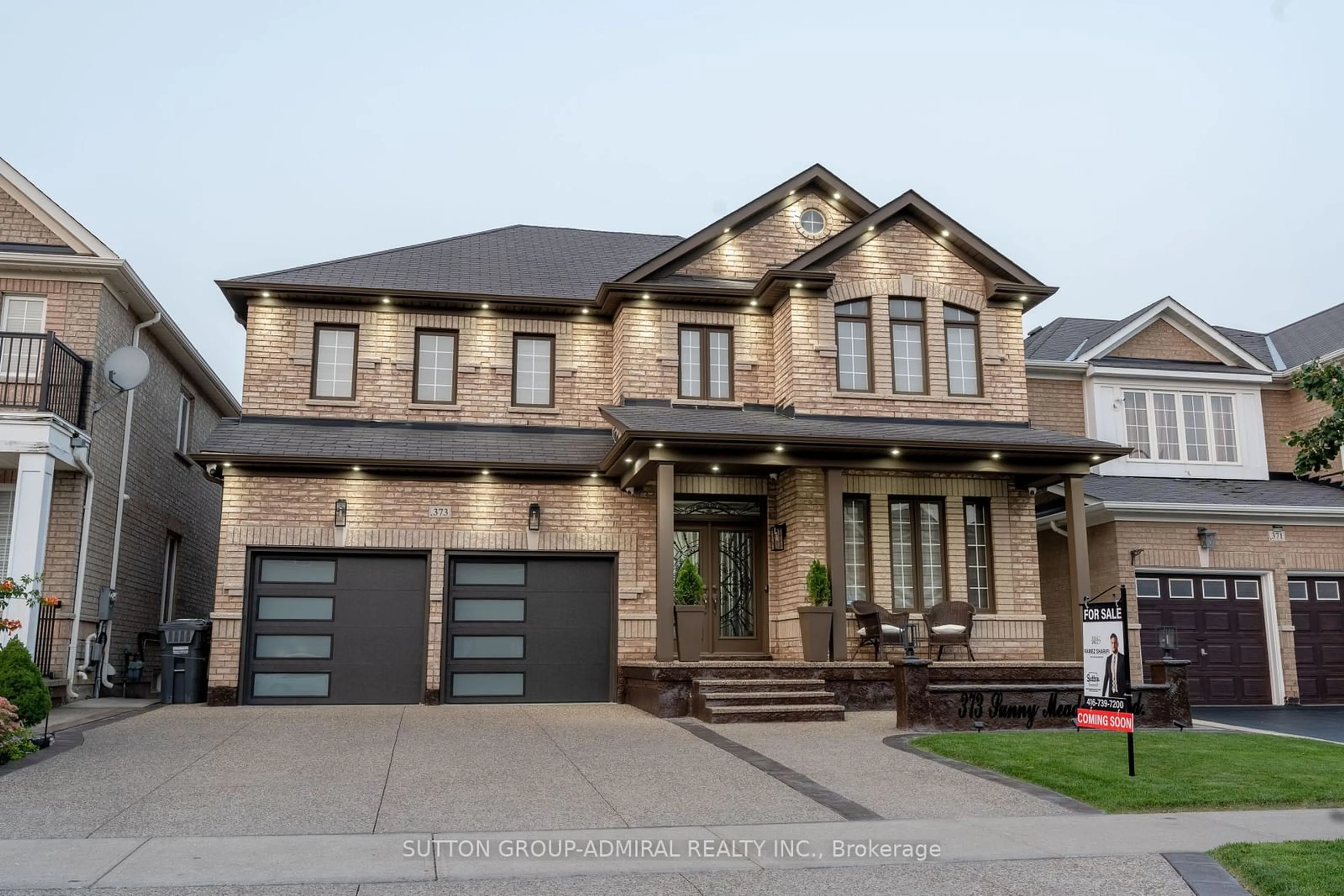 Home with brick exterior material for 373 Sunny Meadow Blvd, Brampton Ontario L6R 0G2