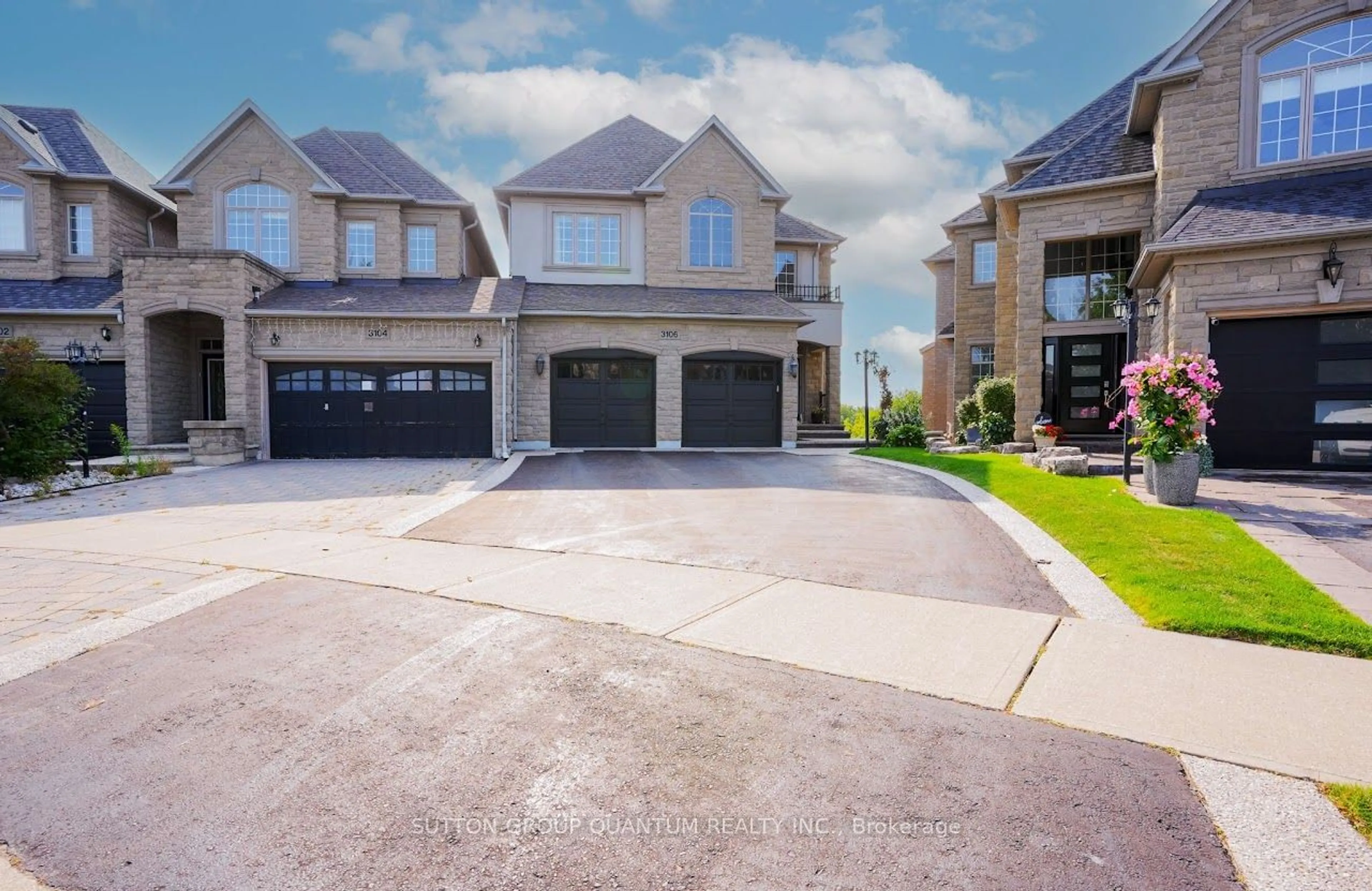 Frontside or backside of a home, the street view for 3106 Cardross Crt, Oakville Ontario L6M 0A1