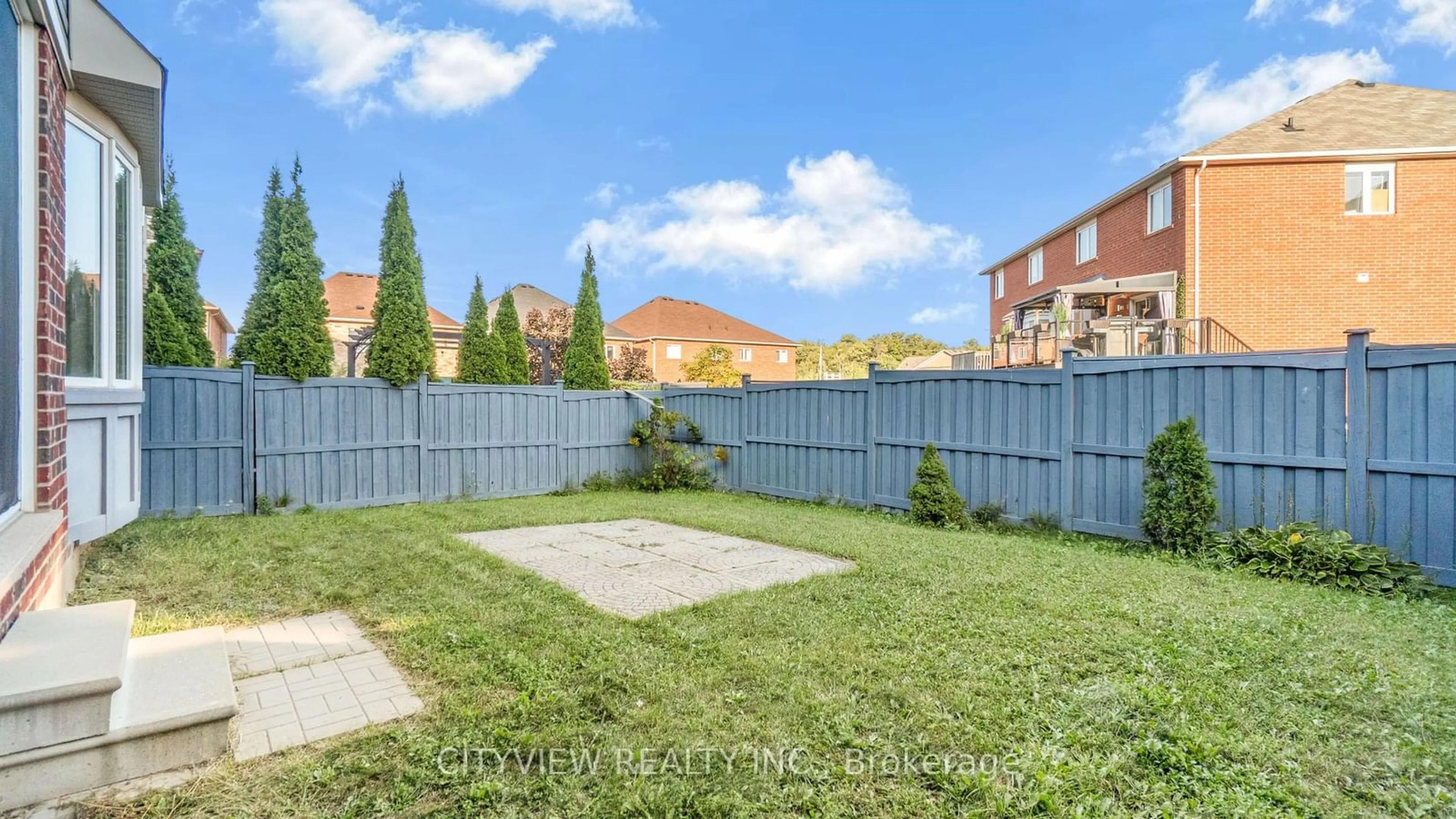 Fenced yard for 980 Clark Blvd, Milton Ontario L9T 6P6