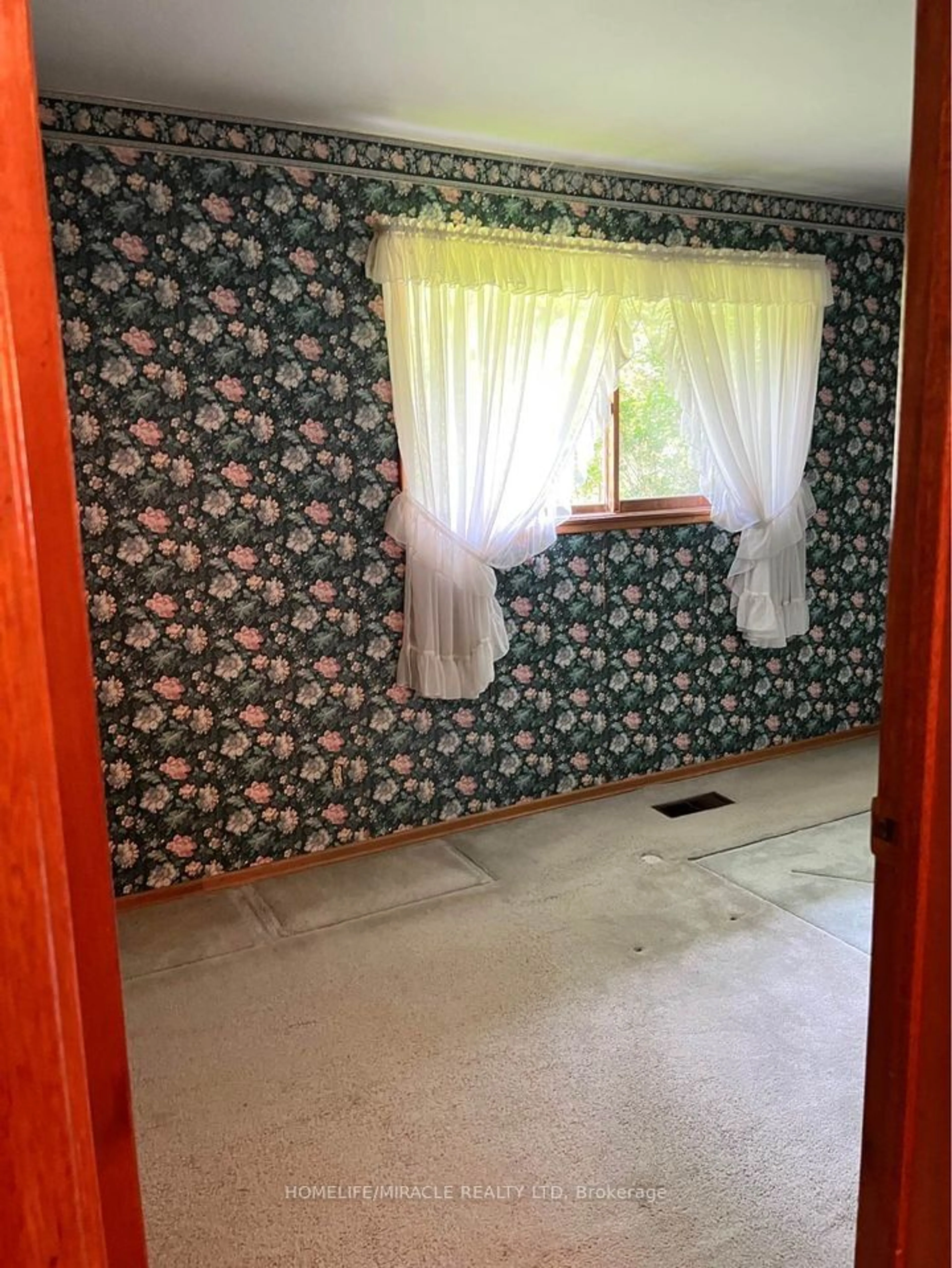 A pic of a room for 2216 Olde Base Line Rd, Caledon Ontario L7C 0J3