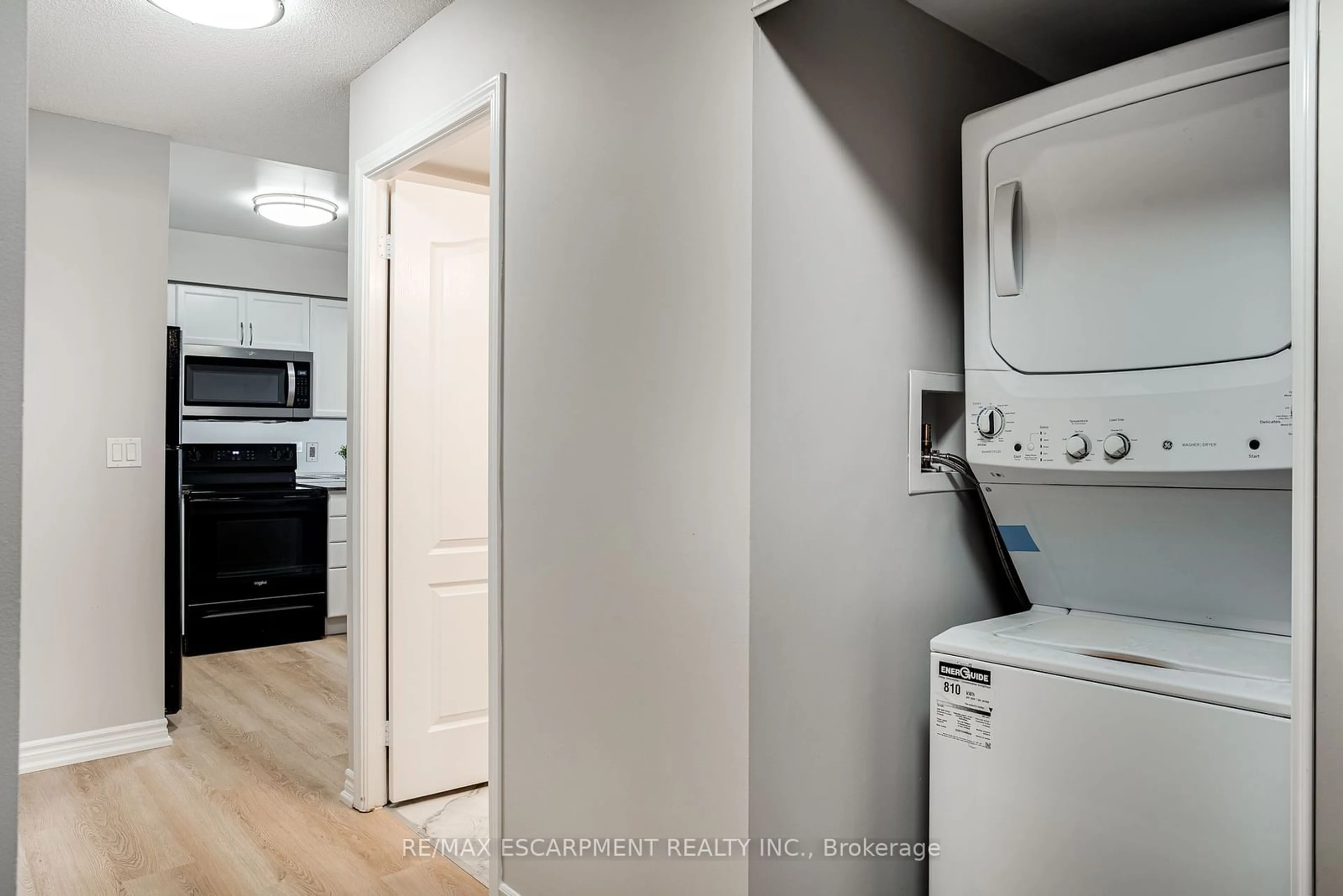 Laundry room for 4090 LIVING ARTS Dr #2308, Mississauga Ontario L5B 4M8