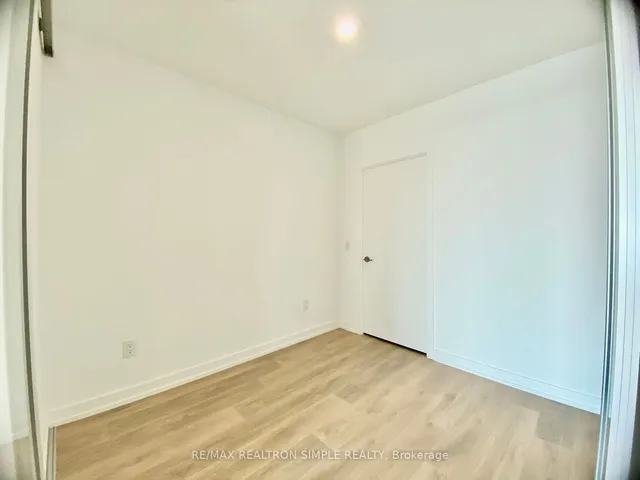 Additional property image - 1100 Sheppard Ave Unit 322