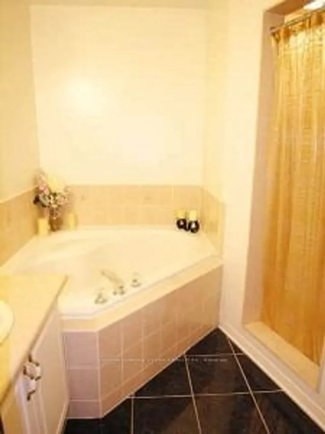 Additional property image - 561 Oxford St