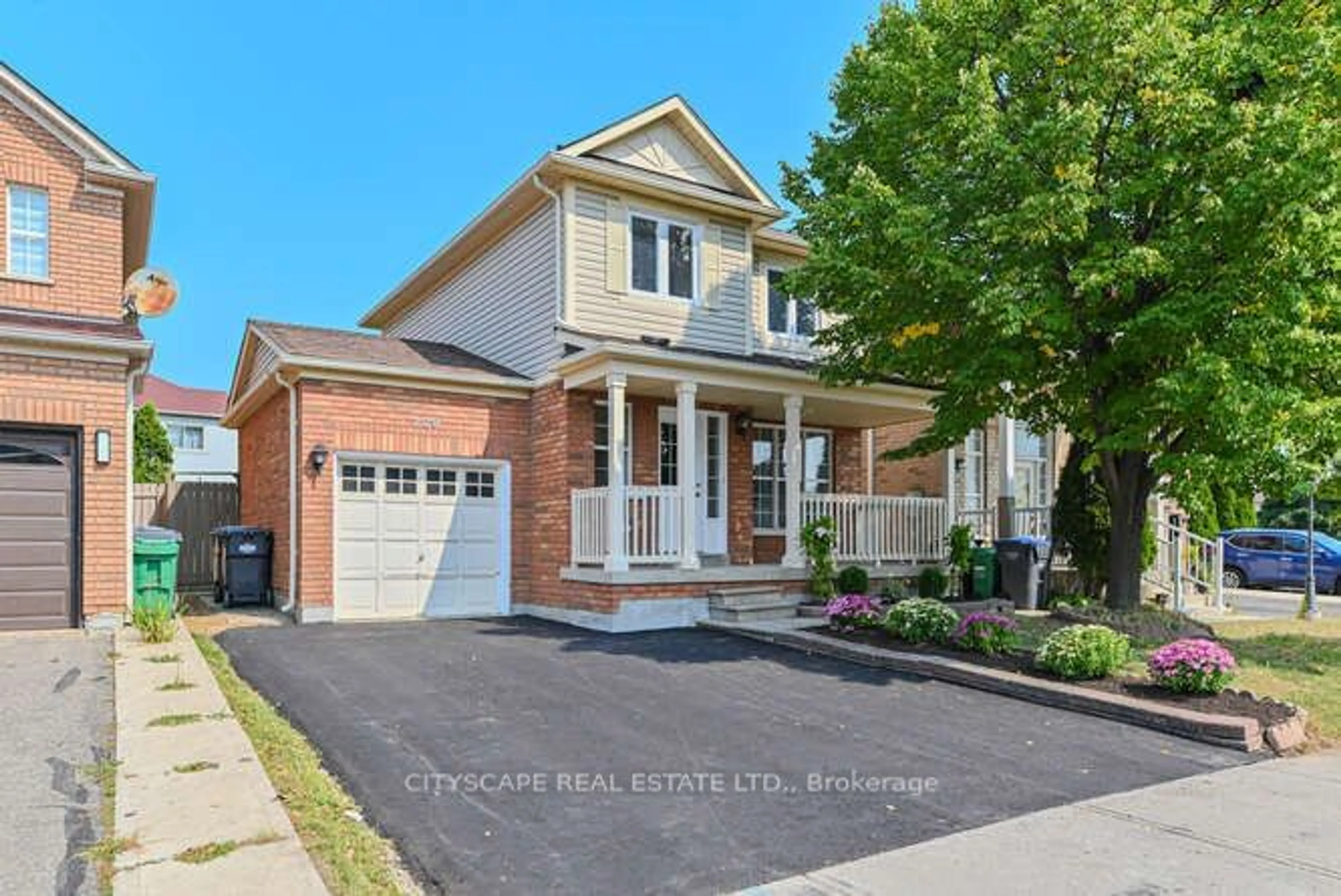 Frontside or backside of a home for 209 Queen Mary Dr, Brampton Ontario L7A 1Y9