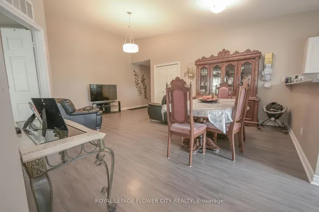 Additional image 3 of 4005 Kilmer Dr Unit 412