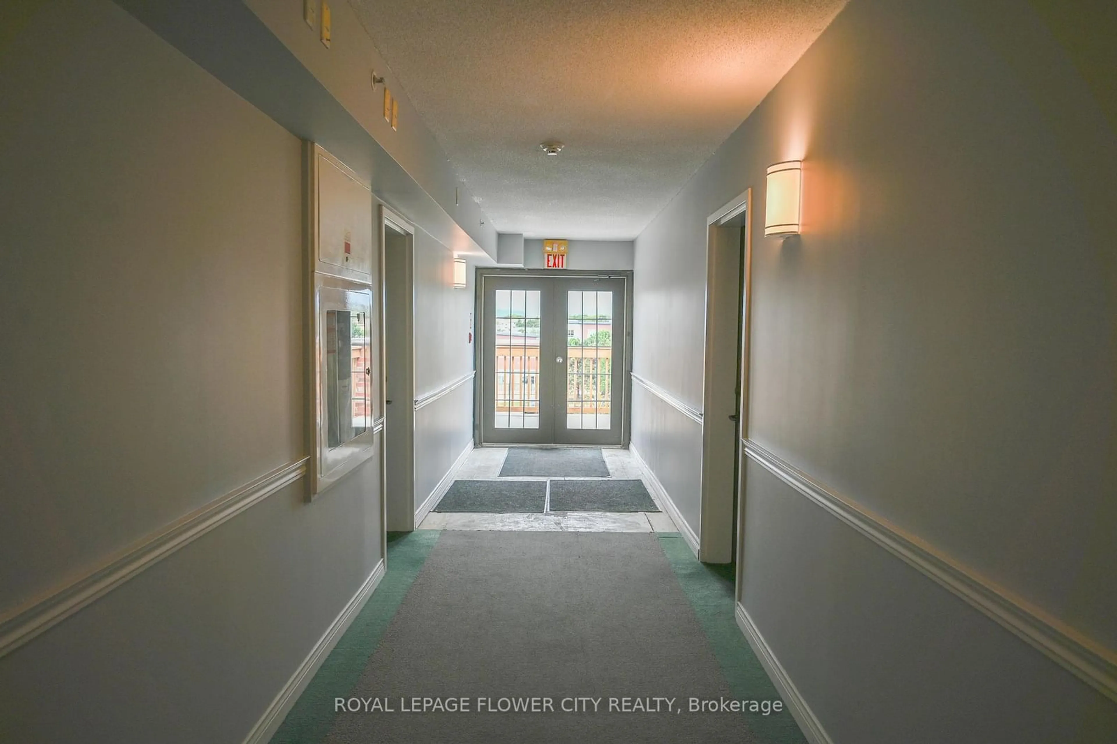 Indoor foyer, cement floor for 4005 Kilmer Dr #412, Burlington Ontario L7M 4M2