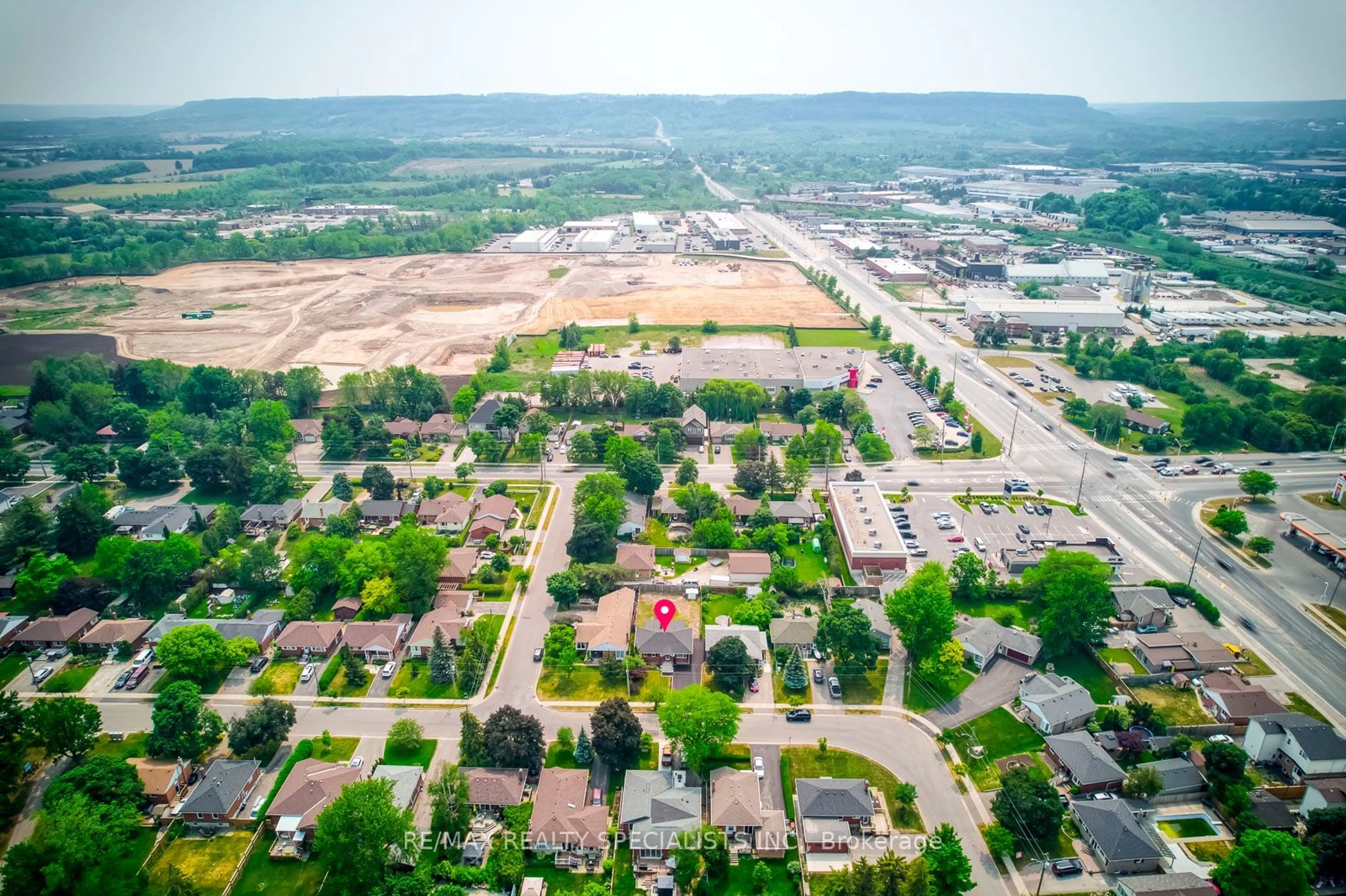 A pic from exterior of the house or condo, the street view for 470 Kingsleigh Crt, Milton Ontario L9T 1X8