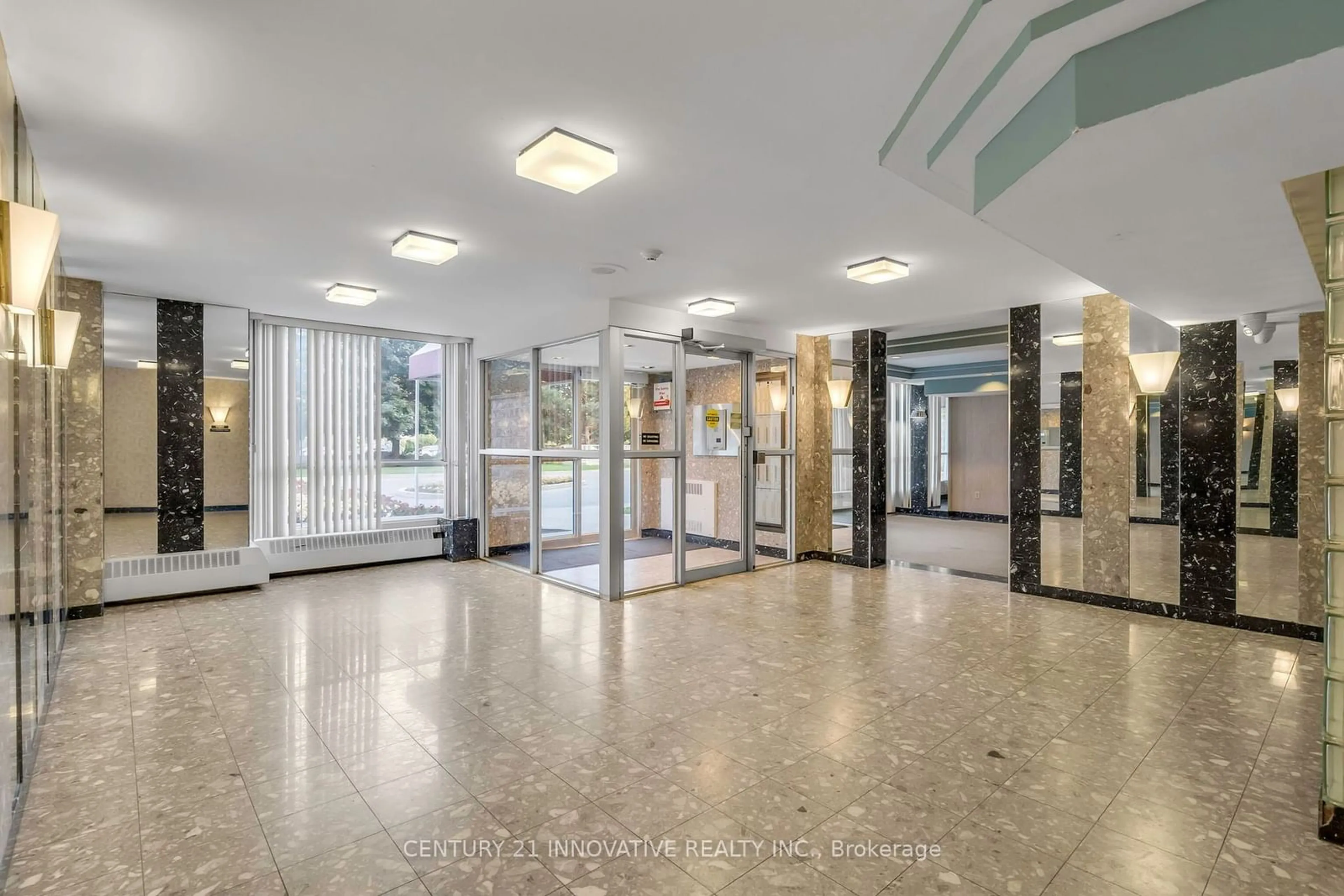 Indoor lobby for 3077 Weston Rd #1507, Toronto Ontario M9M 3A1