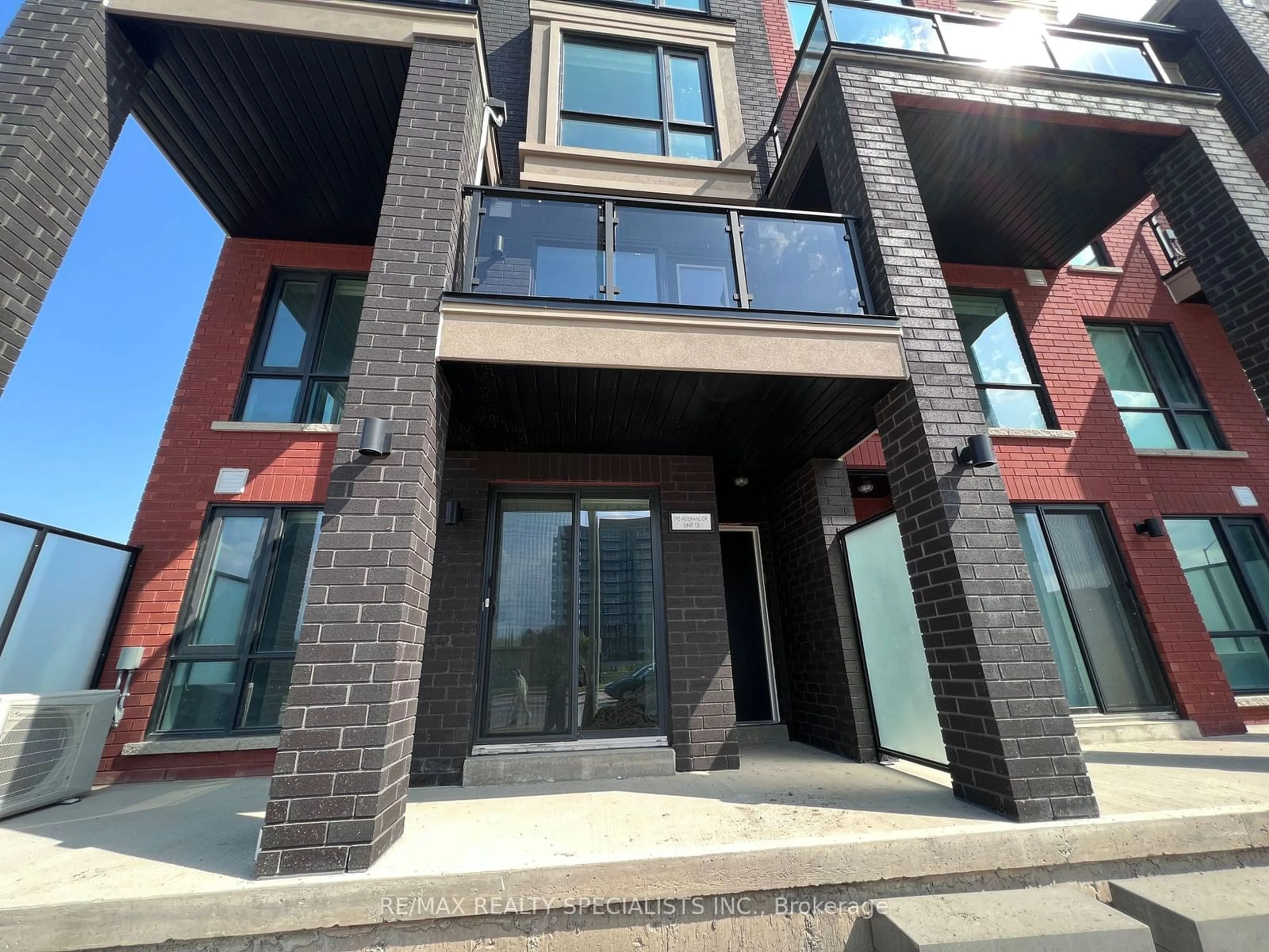 A pic from exterior of the house or condo for 195 Veterans Dr #13, Brampton Ontario L7A 5L2