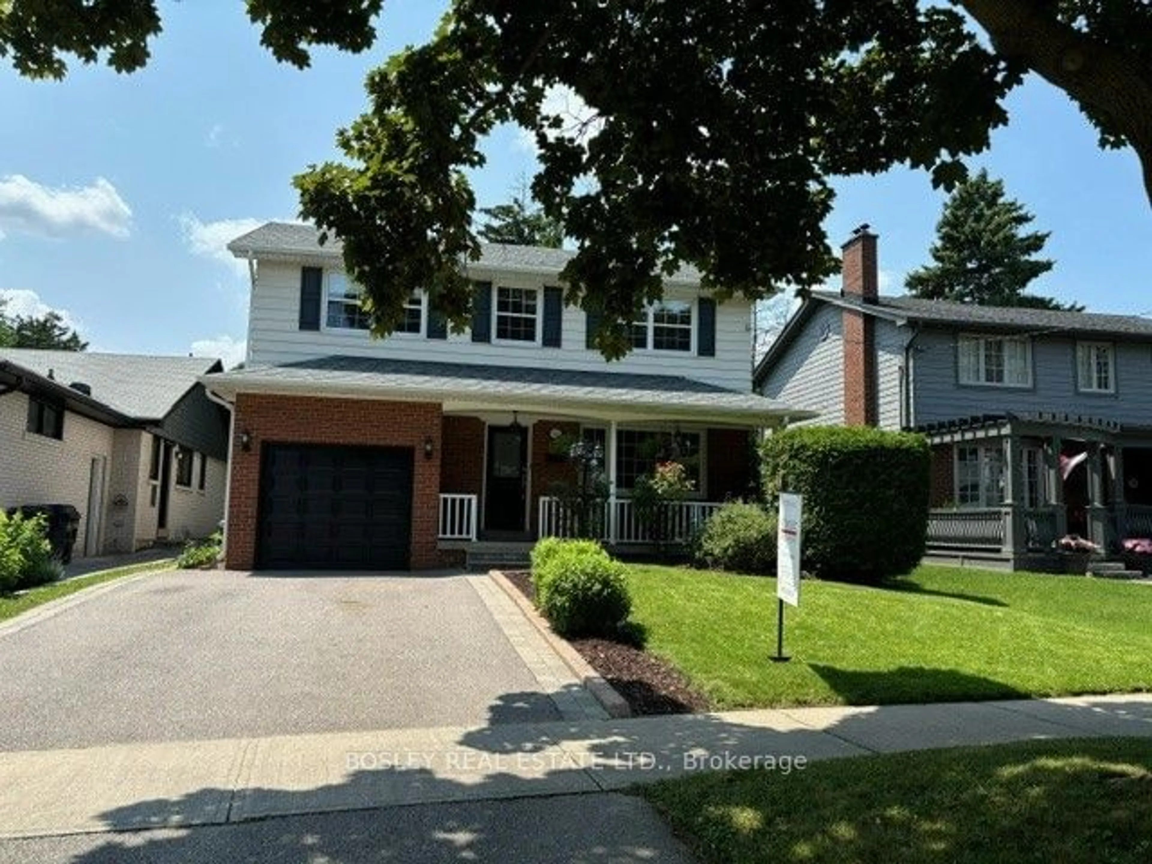 Frontside or backside of a home, the street view for 102 Freemont Ave, Toronto Ontario M9P 2X2