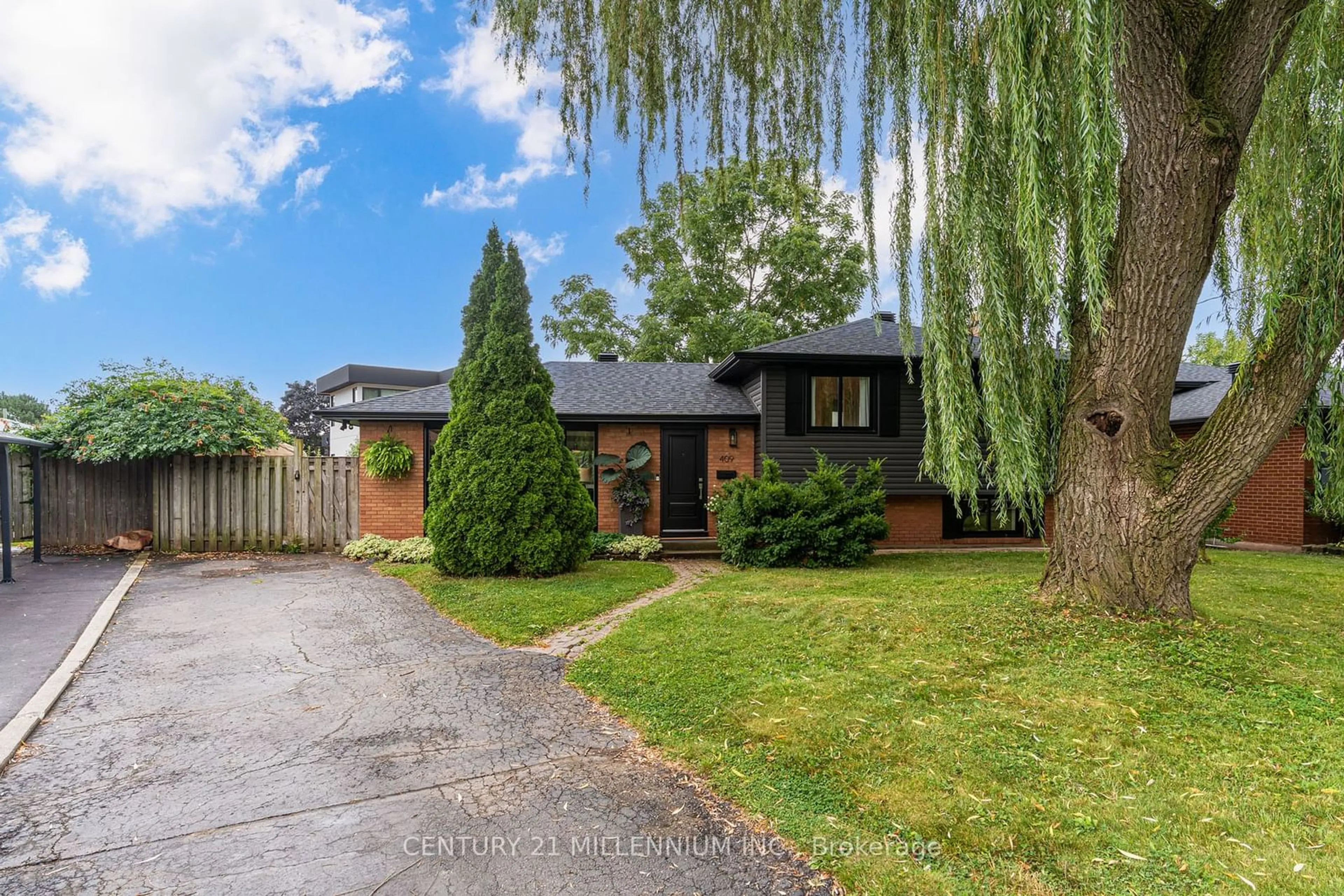 Frontside or backside of a home for 409 Scarsdale Cres, Oakville Ontario L6L 3W6