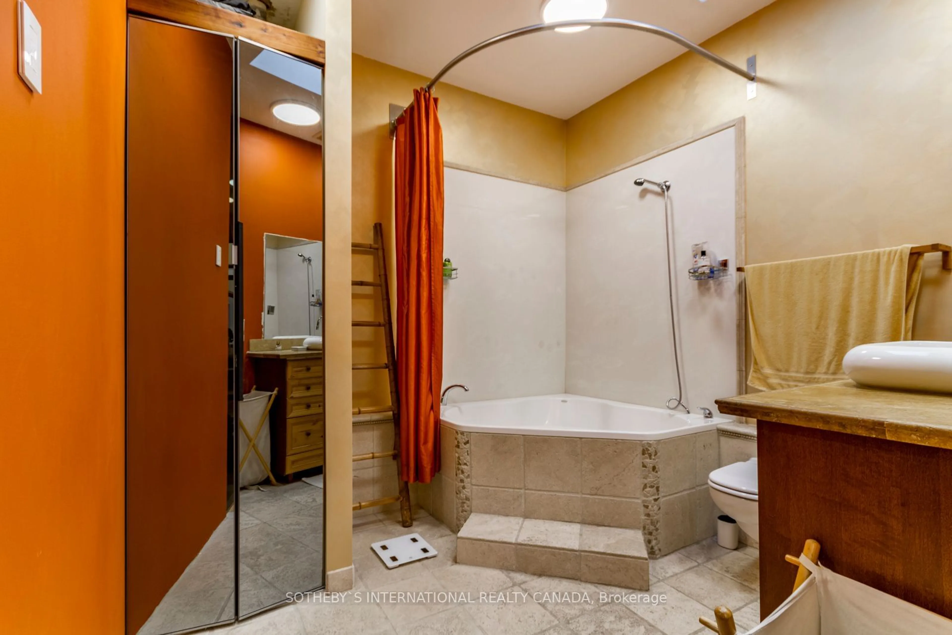 Bathroom, ceramic floors for 37 Bristol Ave, Toronto Ontario M6H 3J8