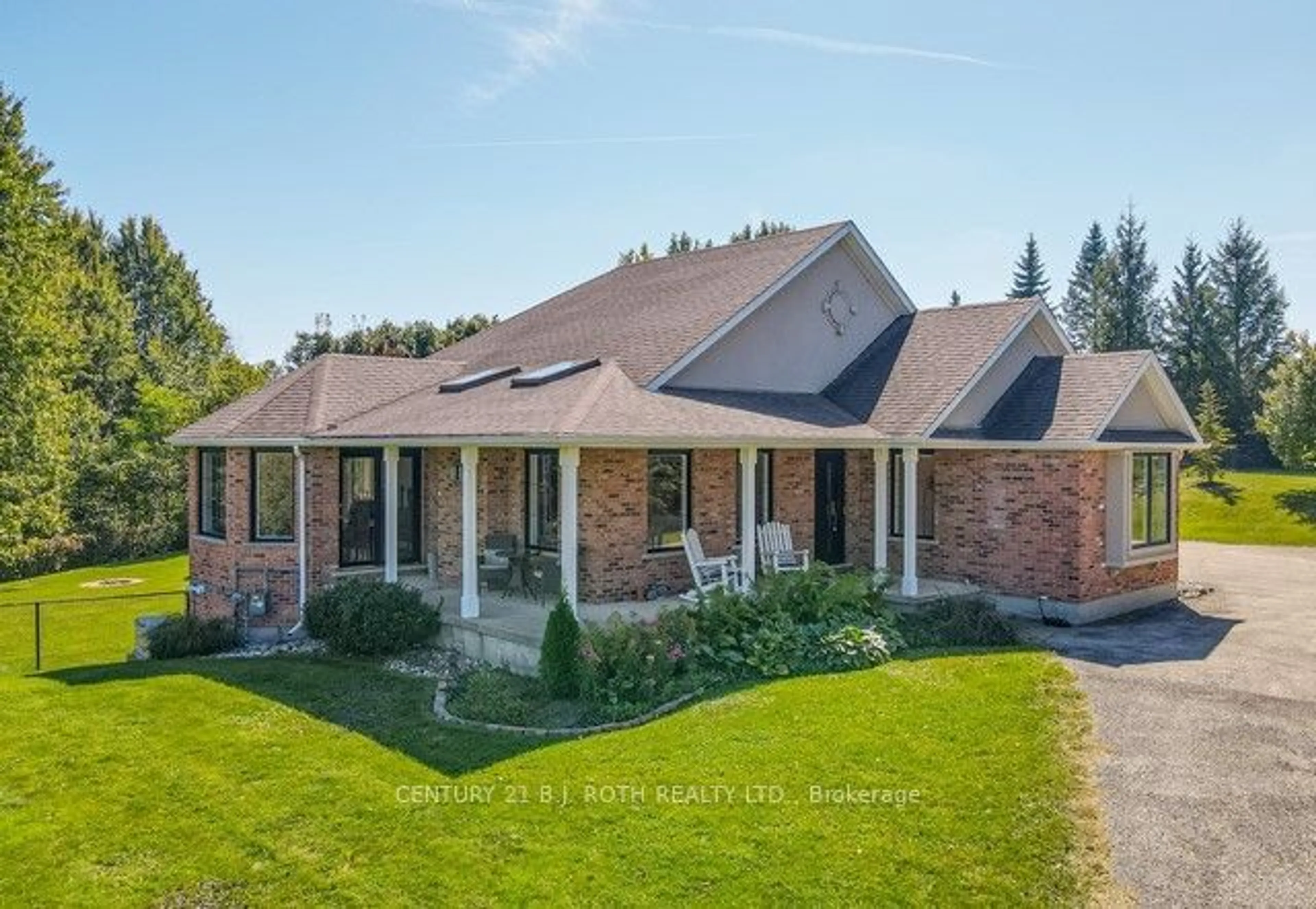 Frontside or backside of a home for 2030 Country Lane Crt, Milton Ontario L0P 1J0